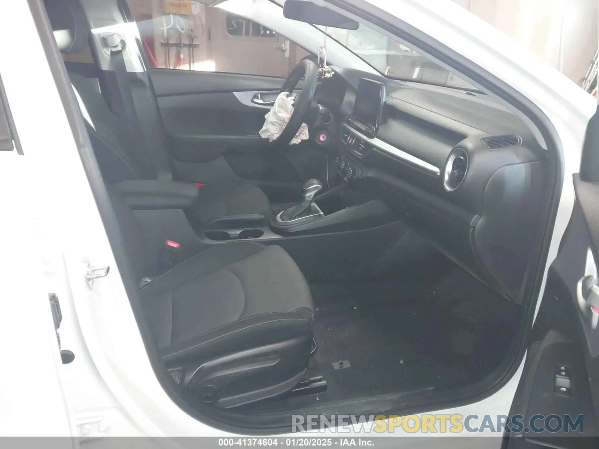 5 fotografías del automóvil dañado 3KPF24AD2NE460238 KIA FORTE 2022