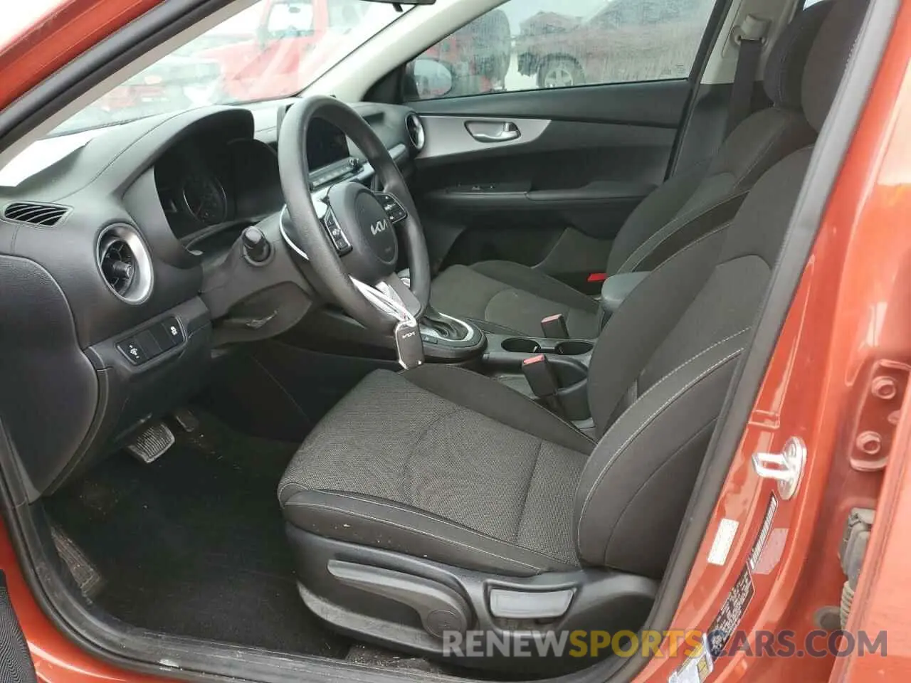 7 fotografías del automóvil dañado 3KPF24AD2NE483146 KIA FORTE 2022