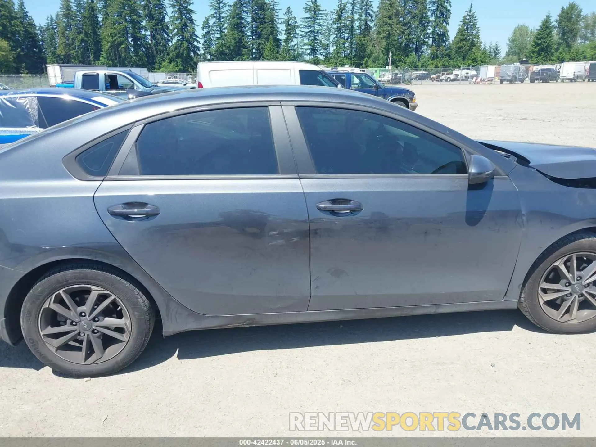 13 fotografías del automóvil dañado 3KPF24AD2NE502195 KIA FORTE 2022