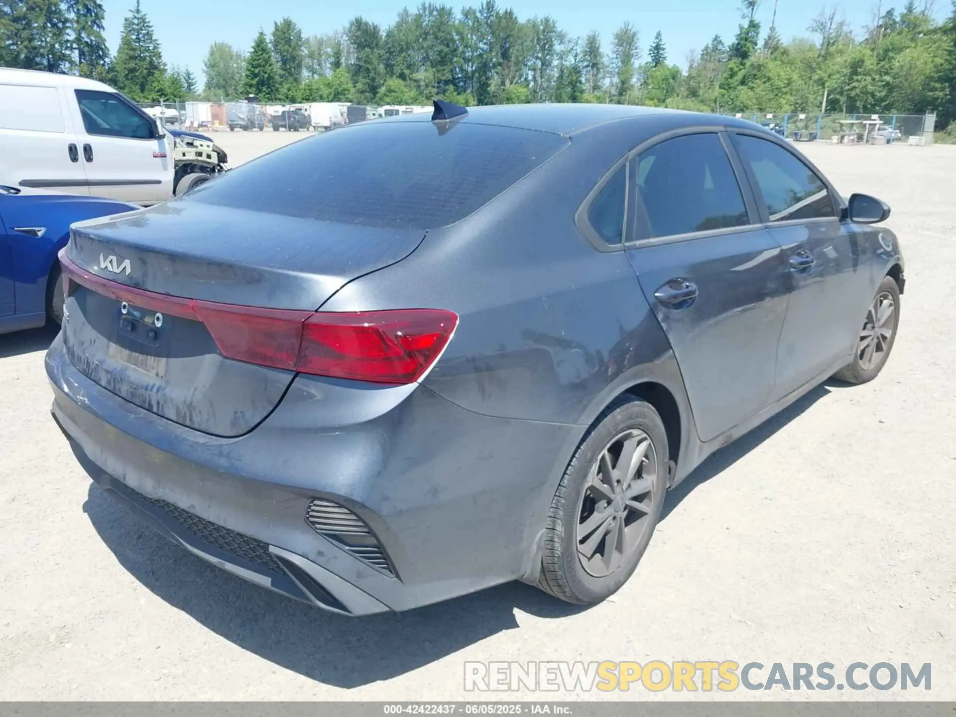 4 fotografías del automóvil dañado 3KPF24AD2NE502195 KIA FORTE 2022