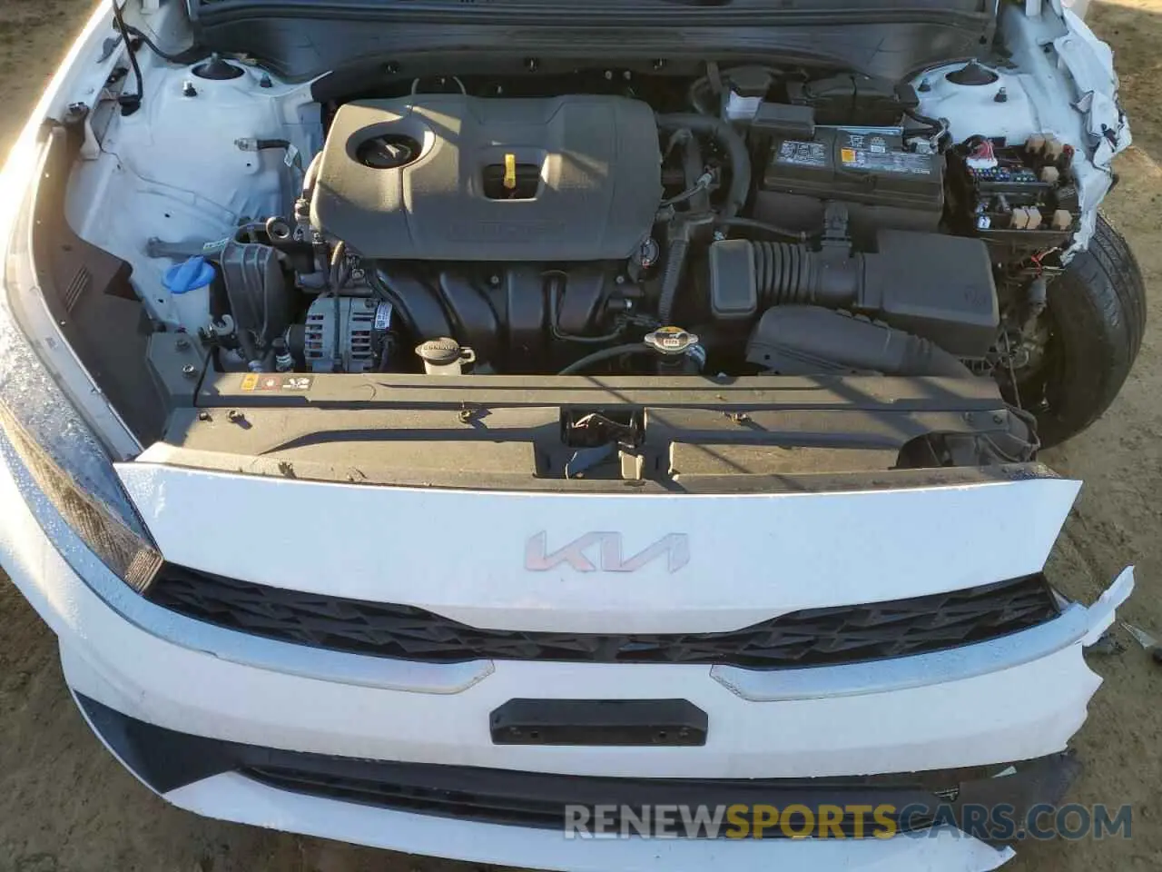 11 fotografías del automóvil dañado 3KPF24AD3NE427653 KIA FORTE 2022
