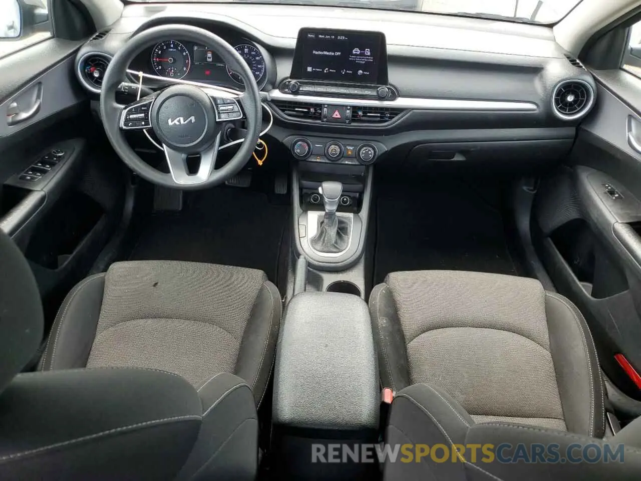 8 fotografías del automóvil dañado 3KPF24AD3NE437535 KIA FORTE 2022
