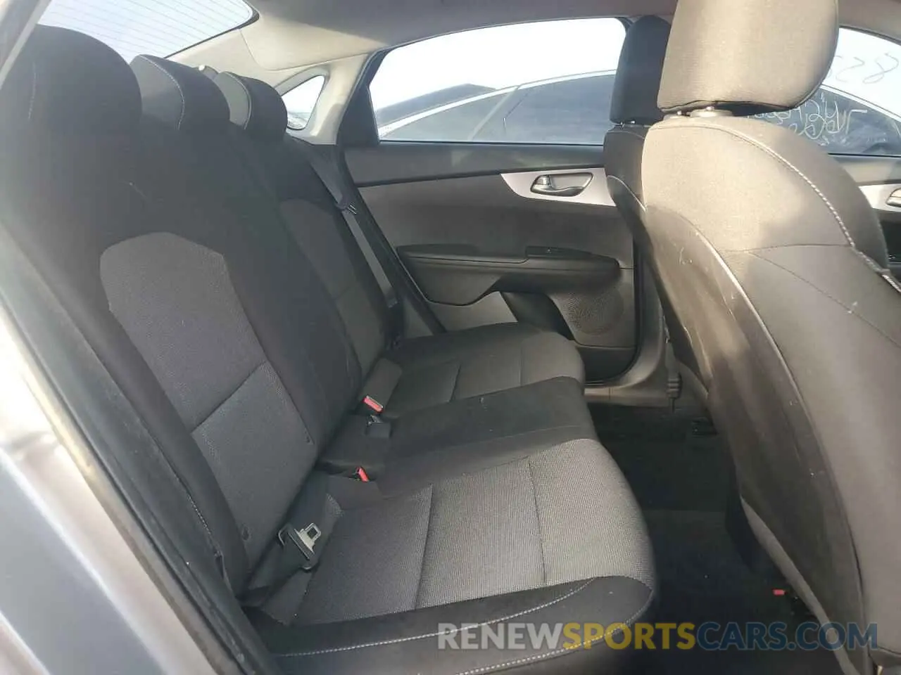 10 fotografías del automóvil dañado 3KPF24AD3NE462029 KIA FORTE 2022