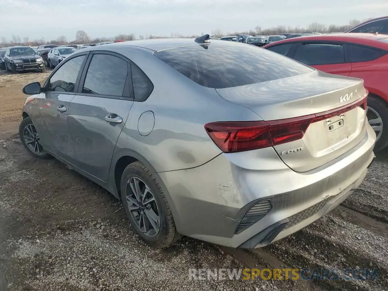 2 fotografías del automóvil dañado 3KPF24AD3NE462029 KIA FORTE 2022