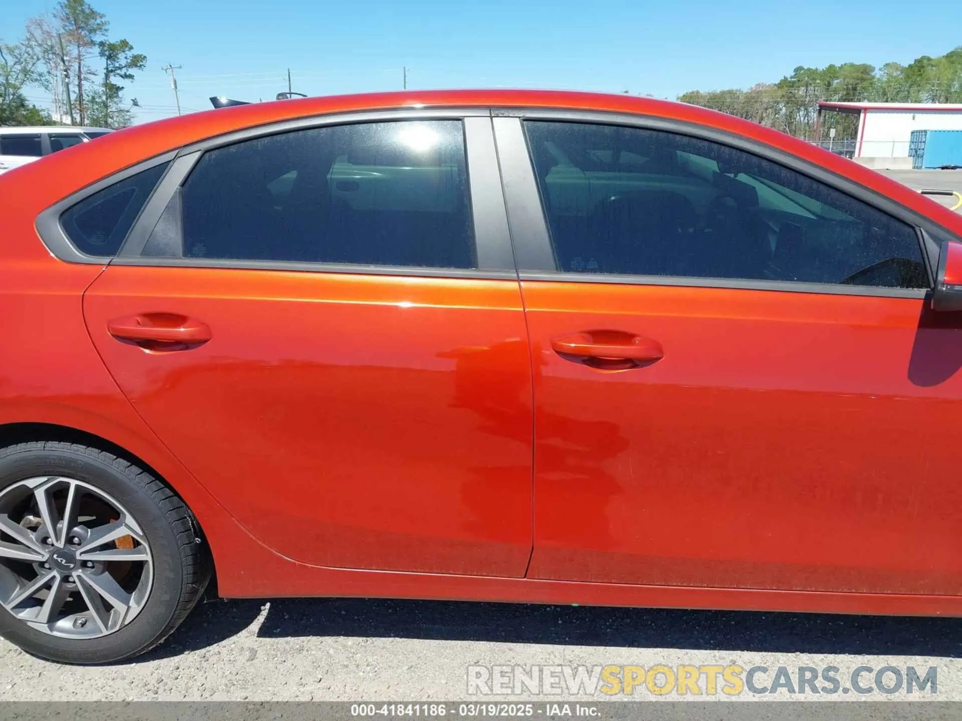 14 fotografías del automóvil dañado 3KPF24AD3NE483432 KIA FORTE 2022