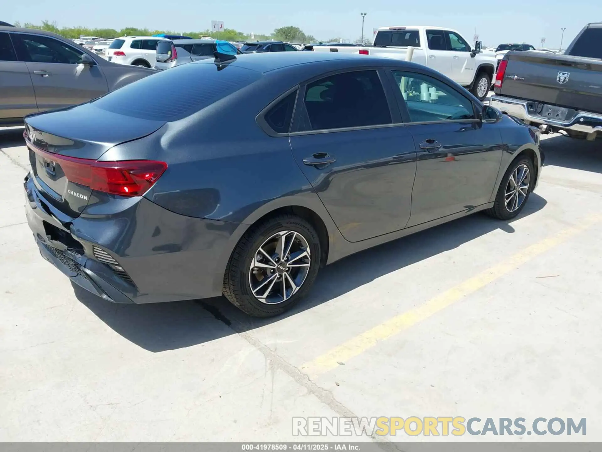 4 fotografías del automóvil dañado 3KPF24AD4NE433459 KIA FORTE 2022