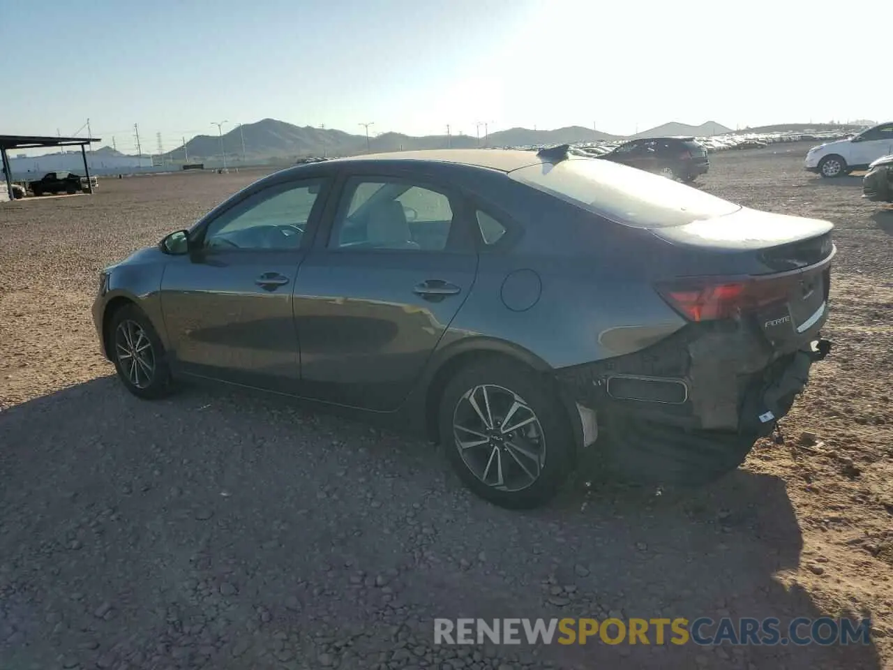 2 fotografías del automóvil dañado 3KPF24AD4NE437012 KIA FORTE 2022