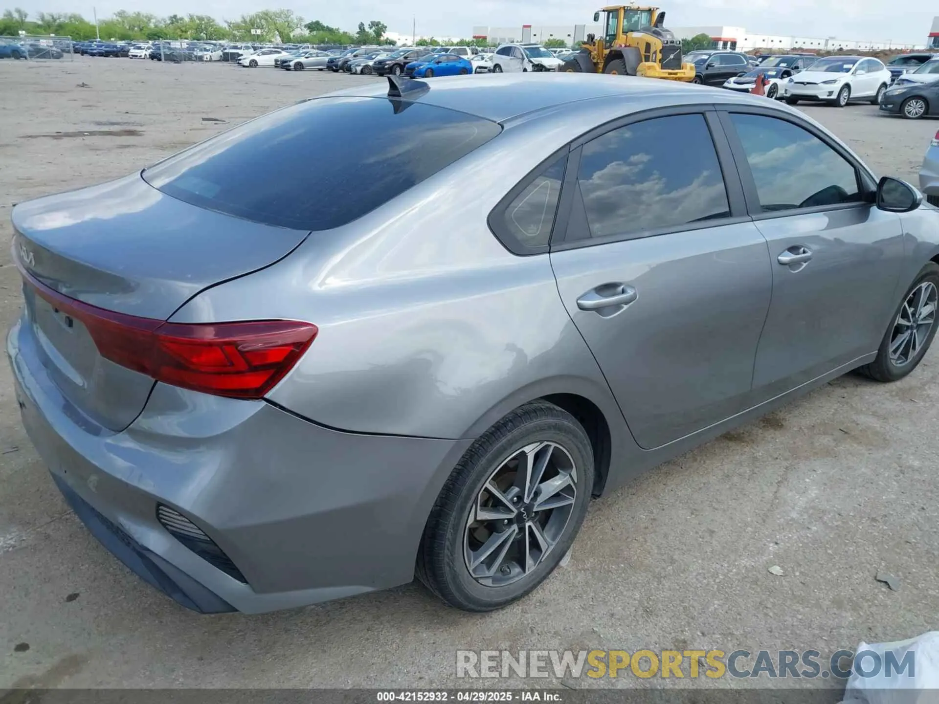 4 fotografías del automóvil dañado 3KPF24AD4NE452674 KIA FORTE 2022