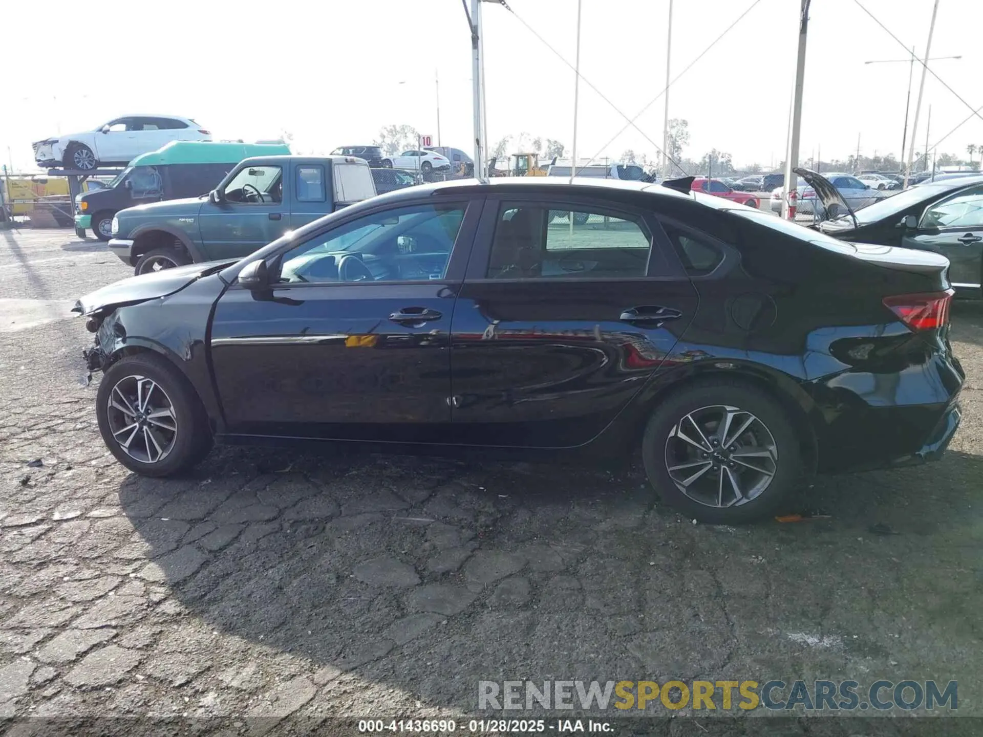 15 fotografías del automóvil dañado 3KPF24AD4NE469992 KIA FORTE 2022