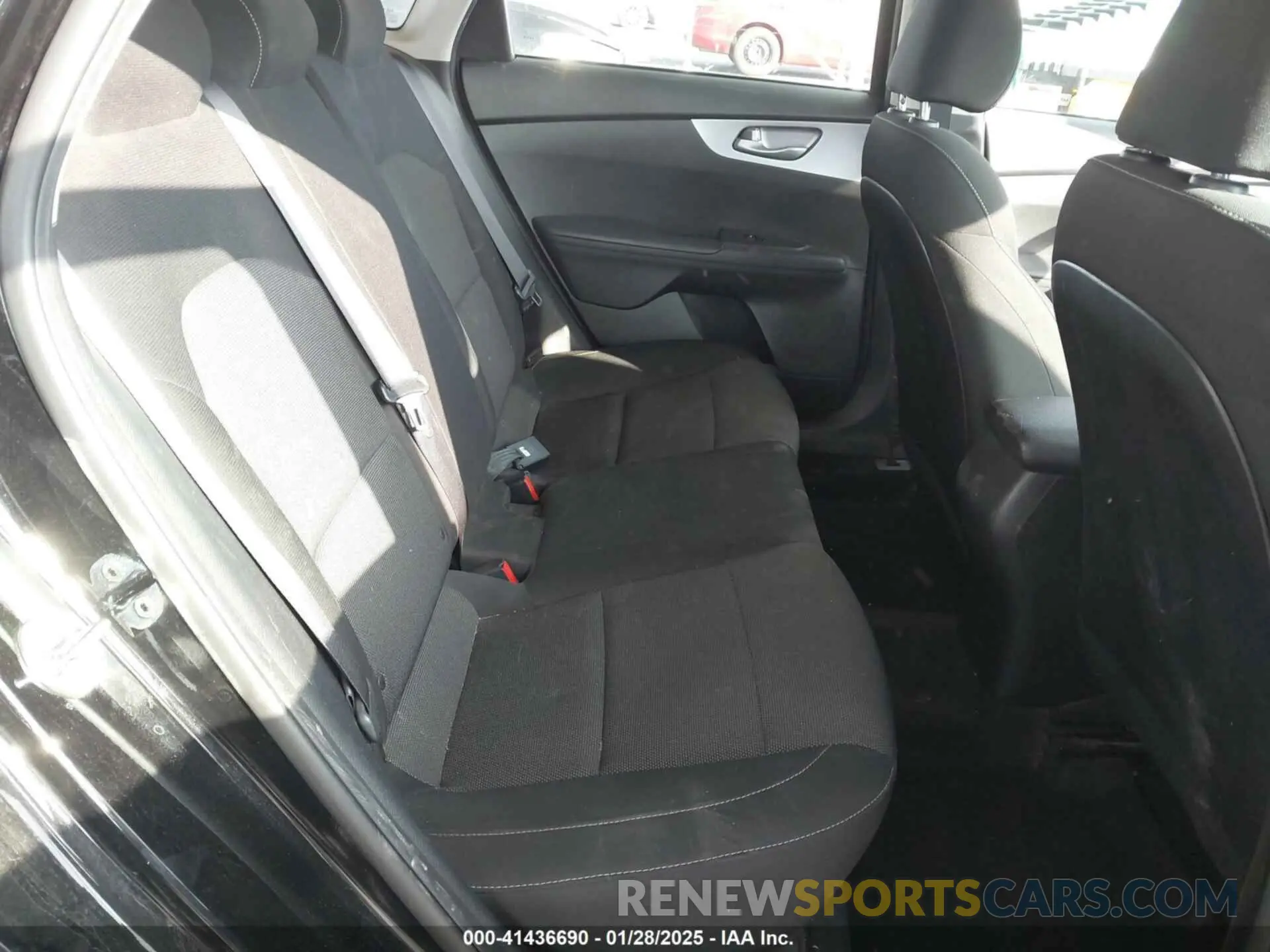 8 fotografías del automóvil dañado 3KPF24AD4NE469992 KIA FORTE 2022