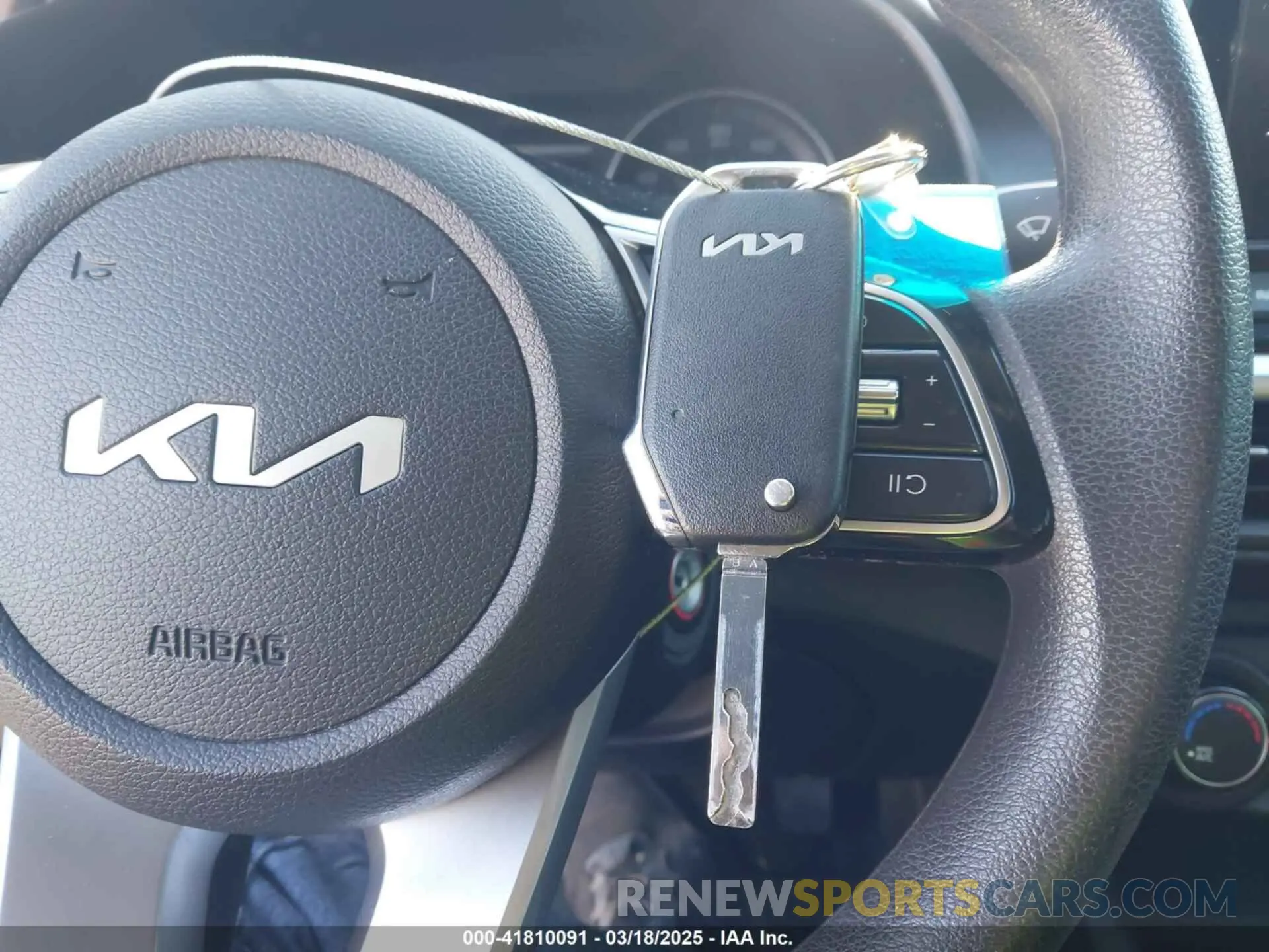 11 fotografías del automóvil dañado 3KPF24AD4NE472102 KIA FORTE 2022