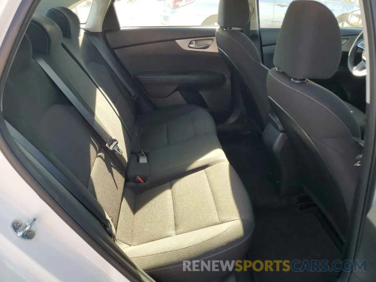 10 fotografías del automóvil dañado 3KPF24AD4NE476392 KIA FORTE 2022