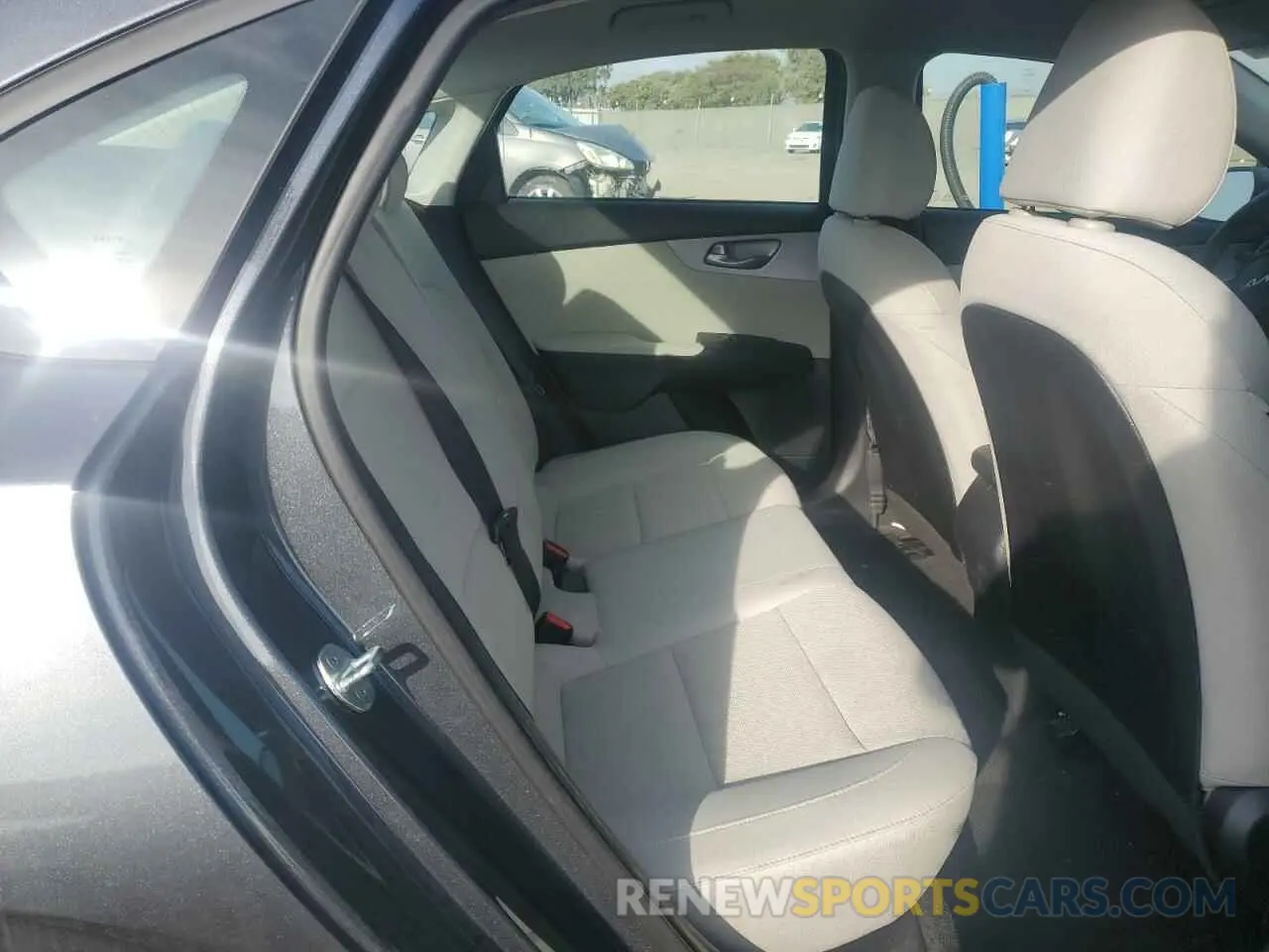 10 fotografías del automóvil dañado 3KPF24AD5NE417304 KIA FORTE 2022