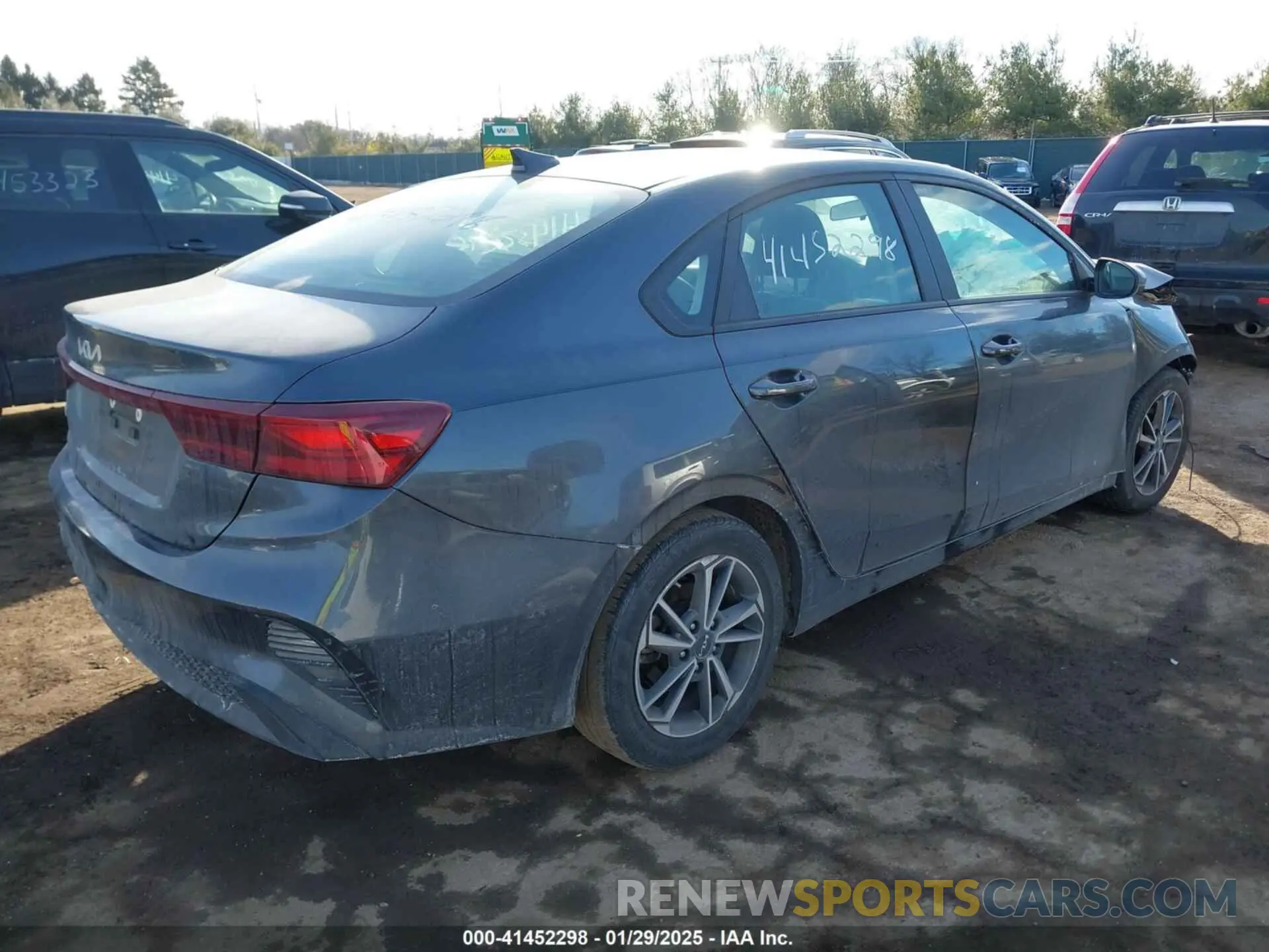 4 fotografías del automóvil dañado 3KPF24AD5NE430456 KIA FORTE 2022