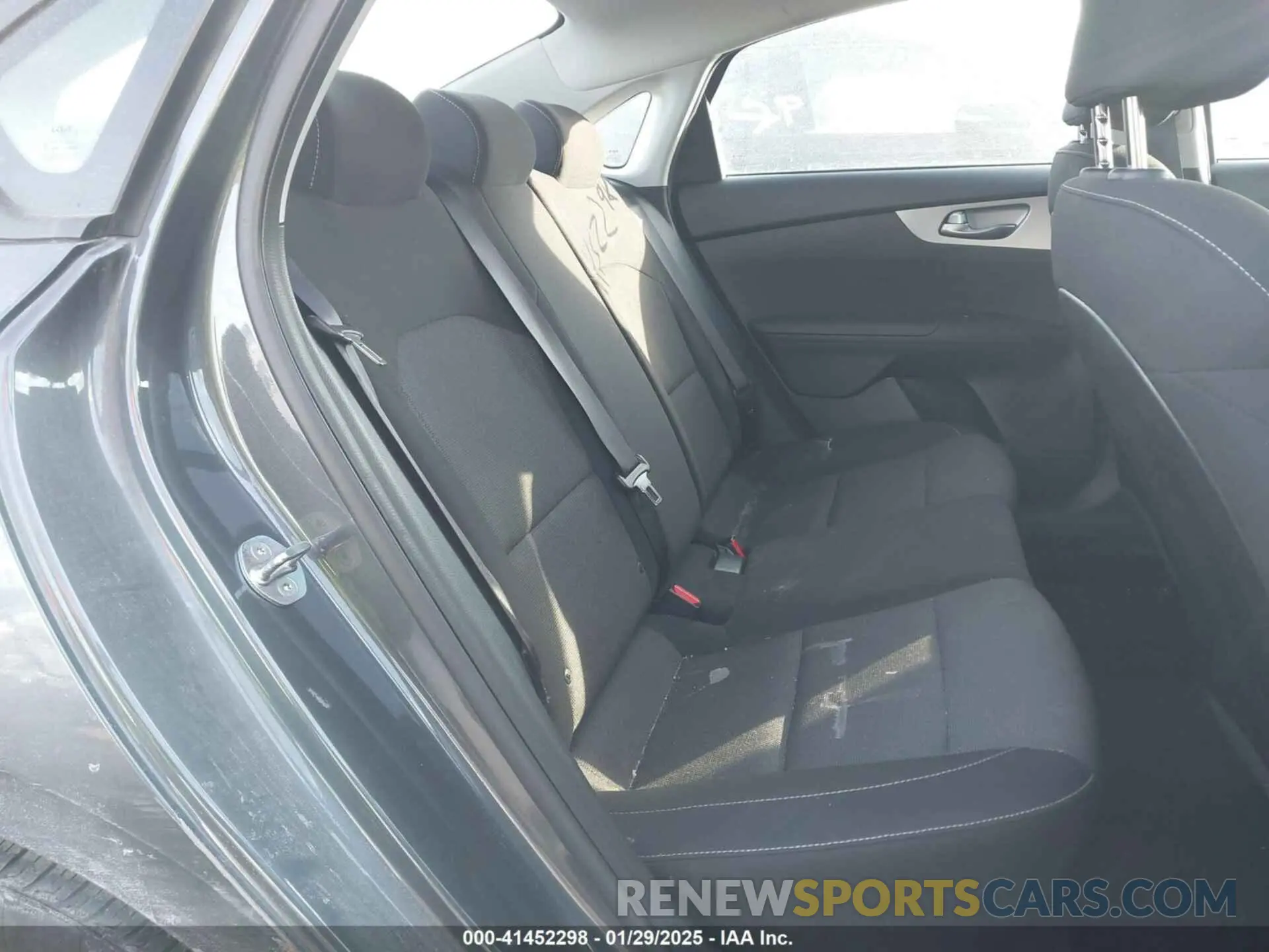 8 fotografías del automóvil dañado 3KPF24AD5NE430456 KIA FORTE 2022