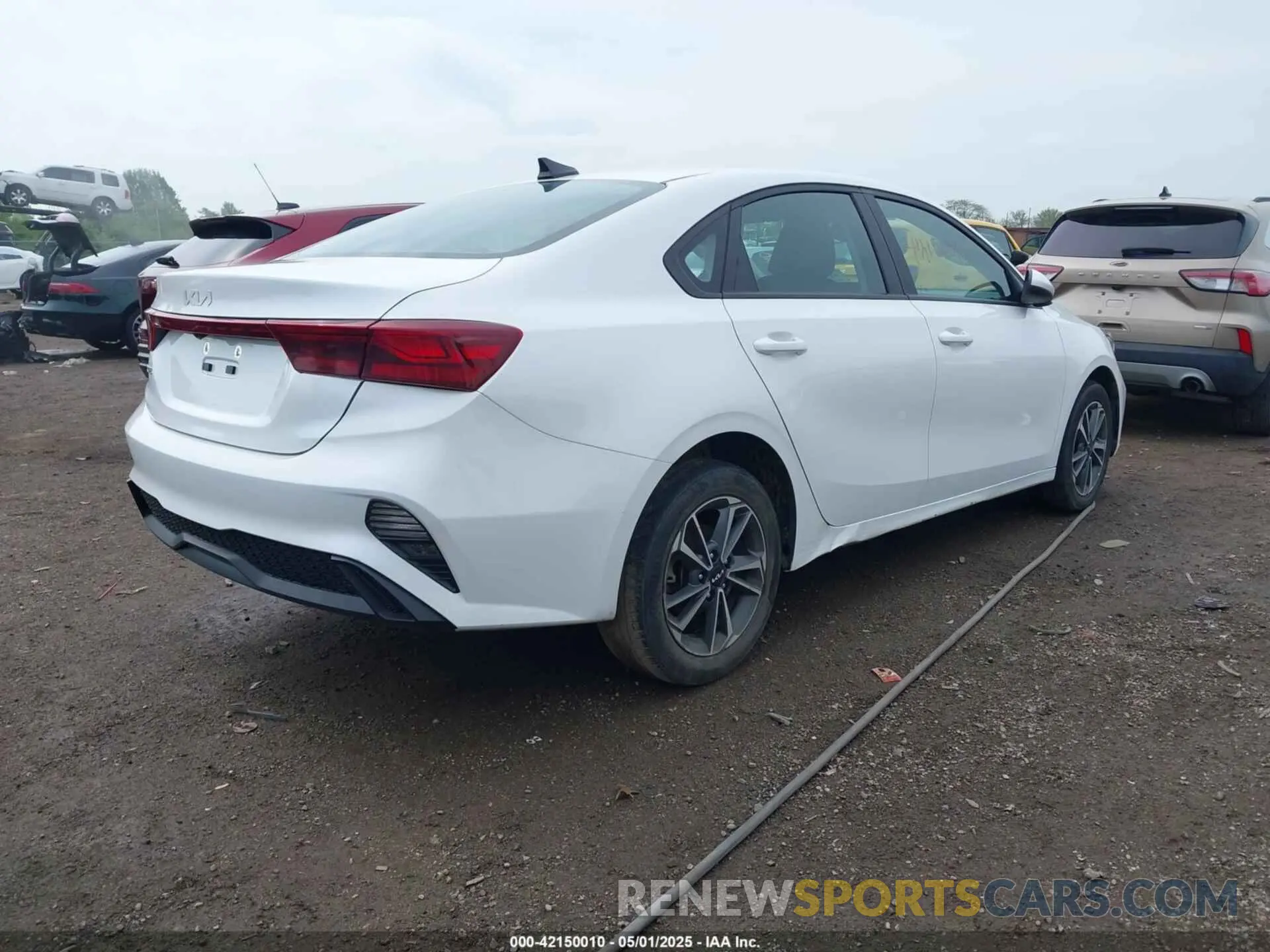 4 fotografías del automóvil dañado 3KPF24AD5NE430893 KIA FORTE 2022