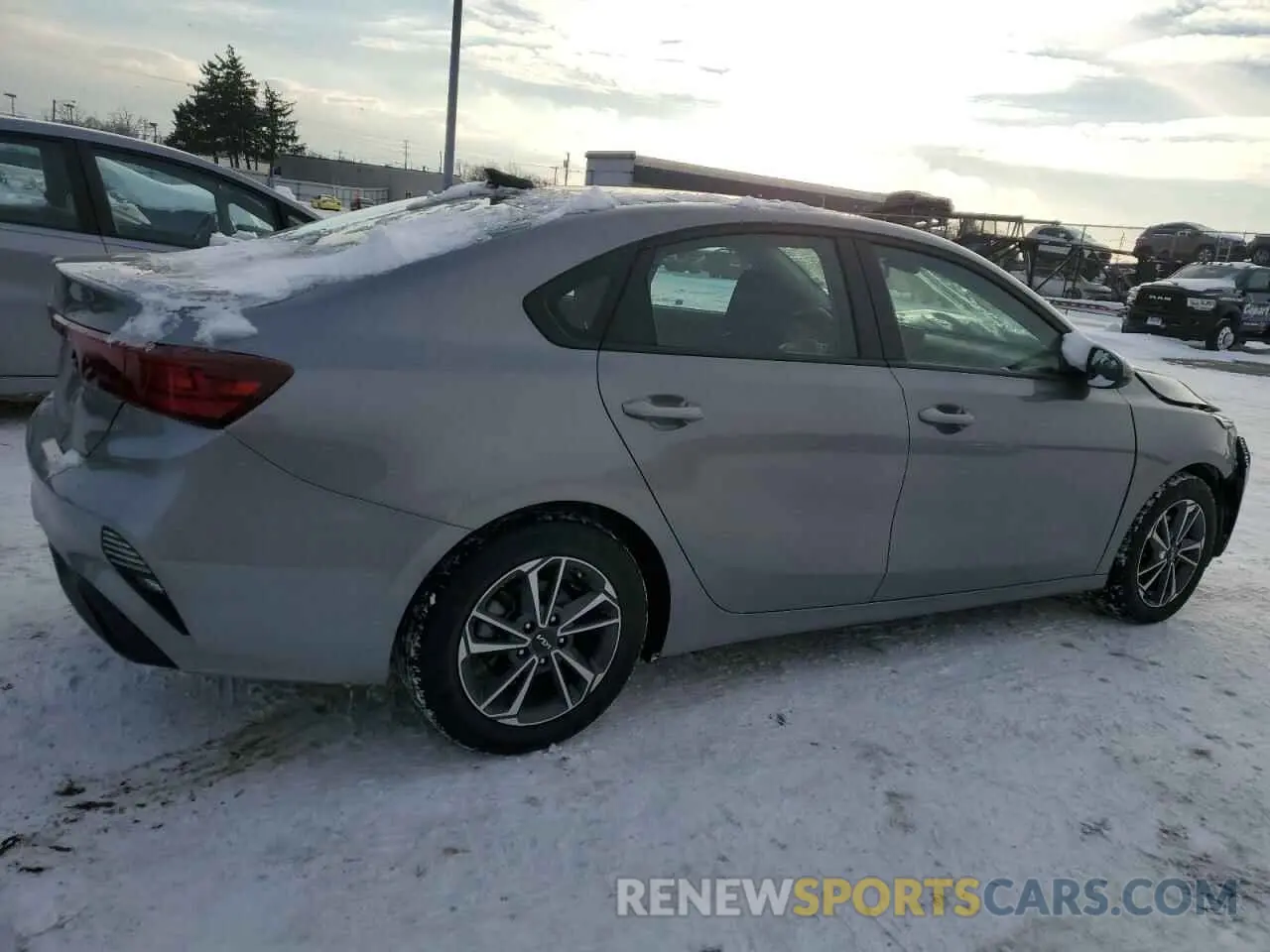 3 fotografías del automóvil dañado 3KPF24AD5NE436323 KIA FORTE 2022
