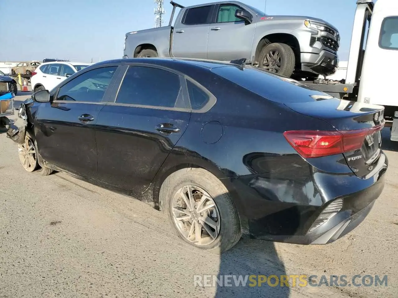 2 fotografías del automóvil dañado 3KPF24AD5NE460444 KIA FORTE 2022
