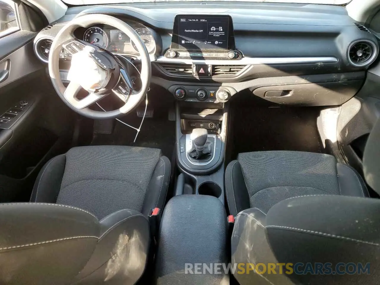 8 fotografías del automóvil dañado 3KPF24AD5NE460444 KIA FORTE 2022