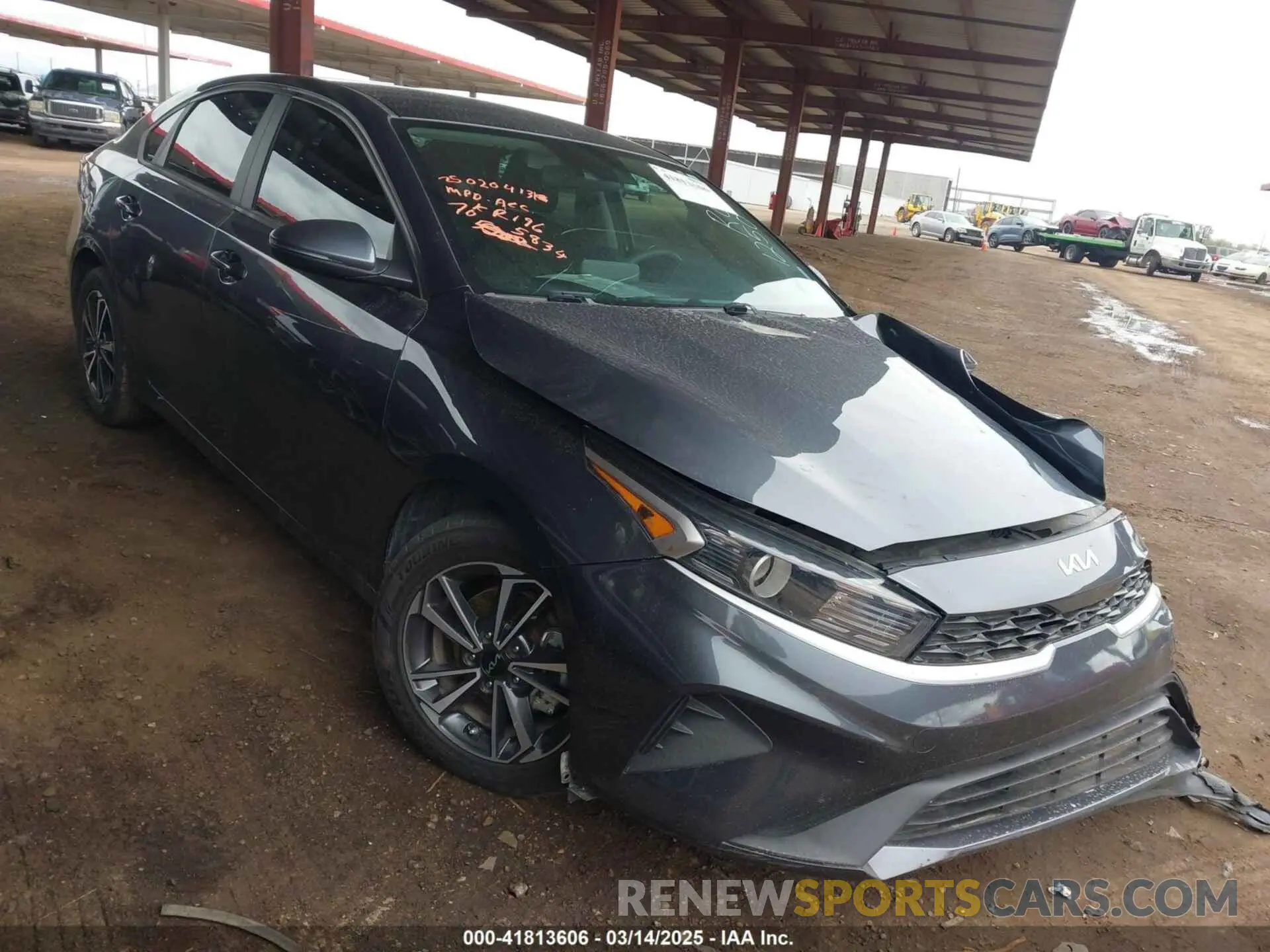 13 fotografías del automóvil dañado 3KPF24AD5NE475834 KIA FORTE 2022
