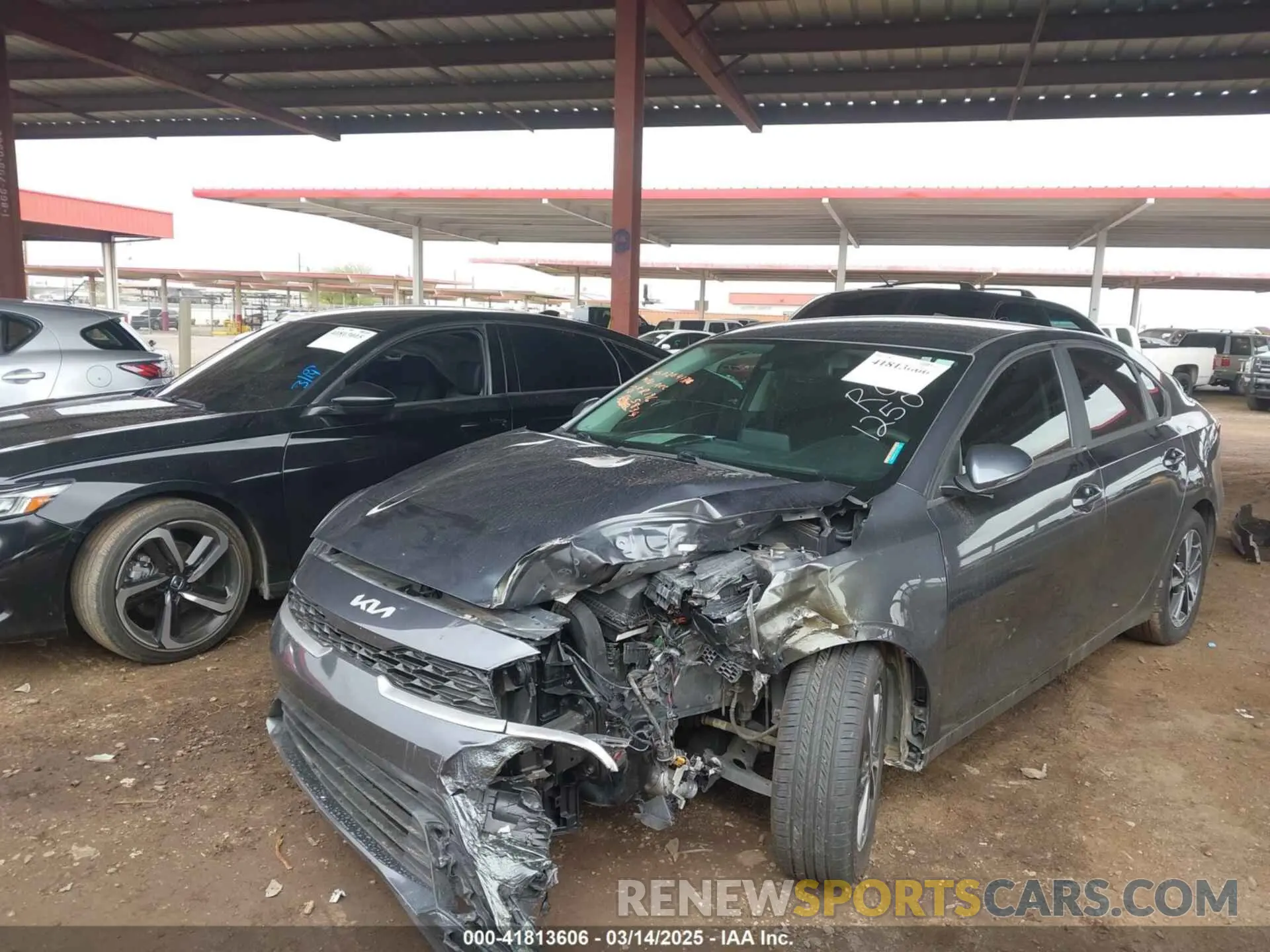 2 fotografías del automóvil dañado 3KPF24AD5NE475834 KIA FORTE 2022