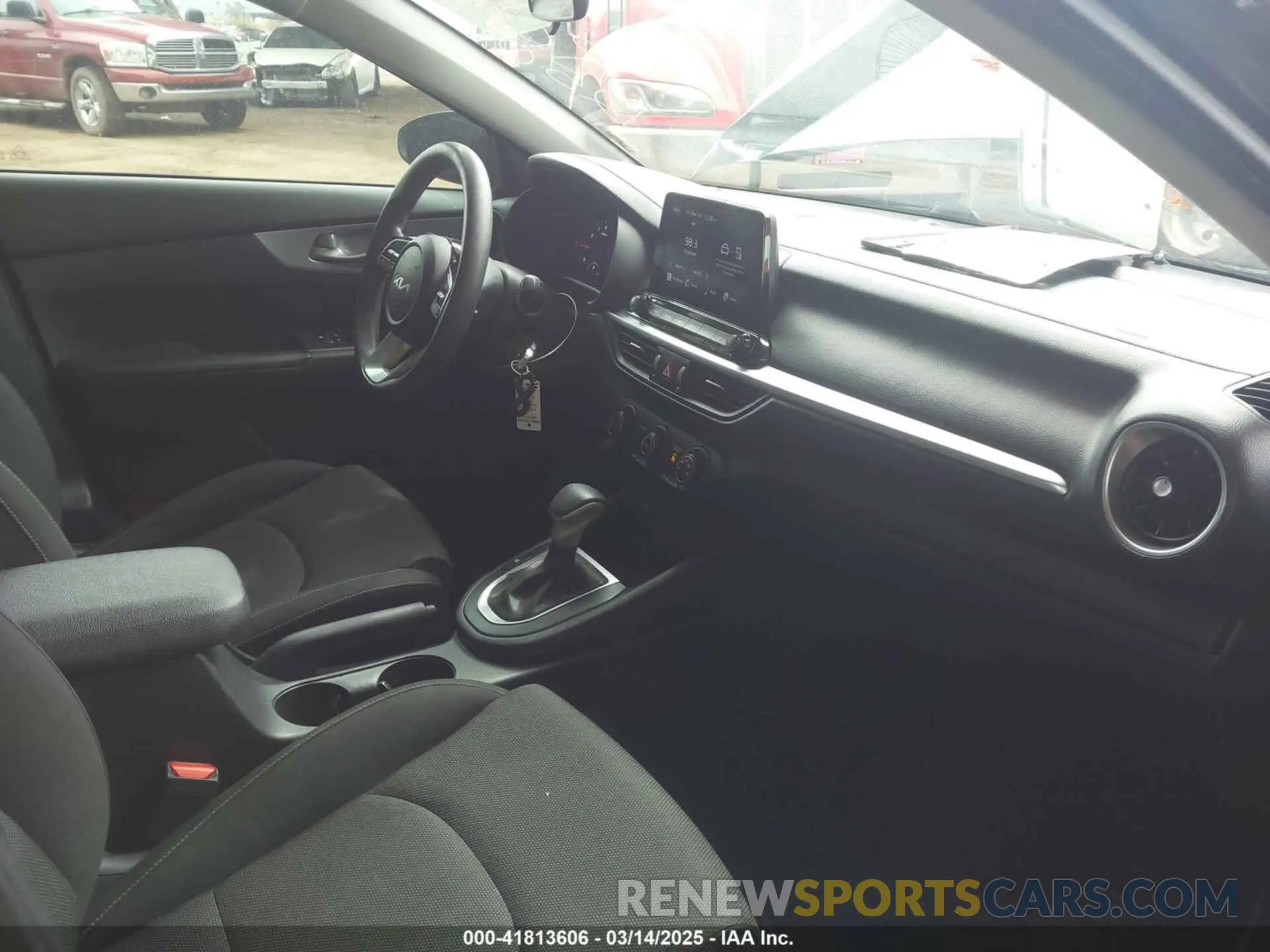 5 fotografías del automóvil dañado 3KPF24AD5NE475834 KIA FORTE 2022