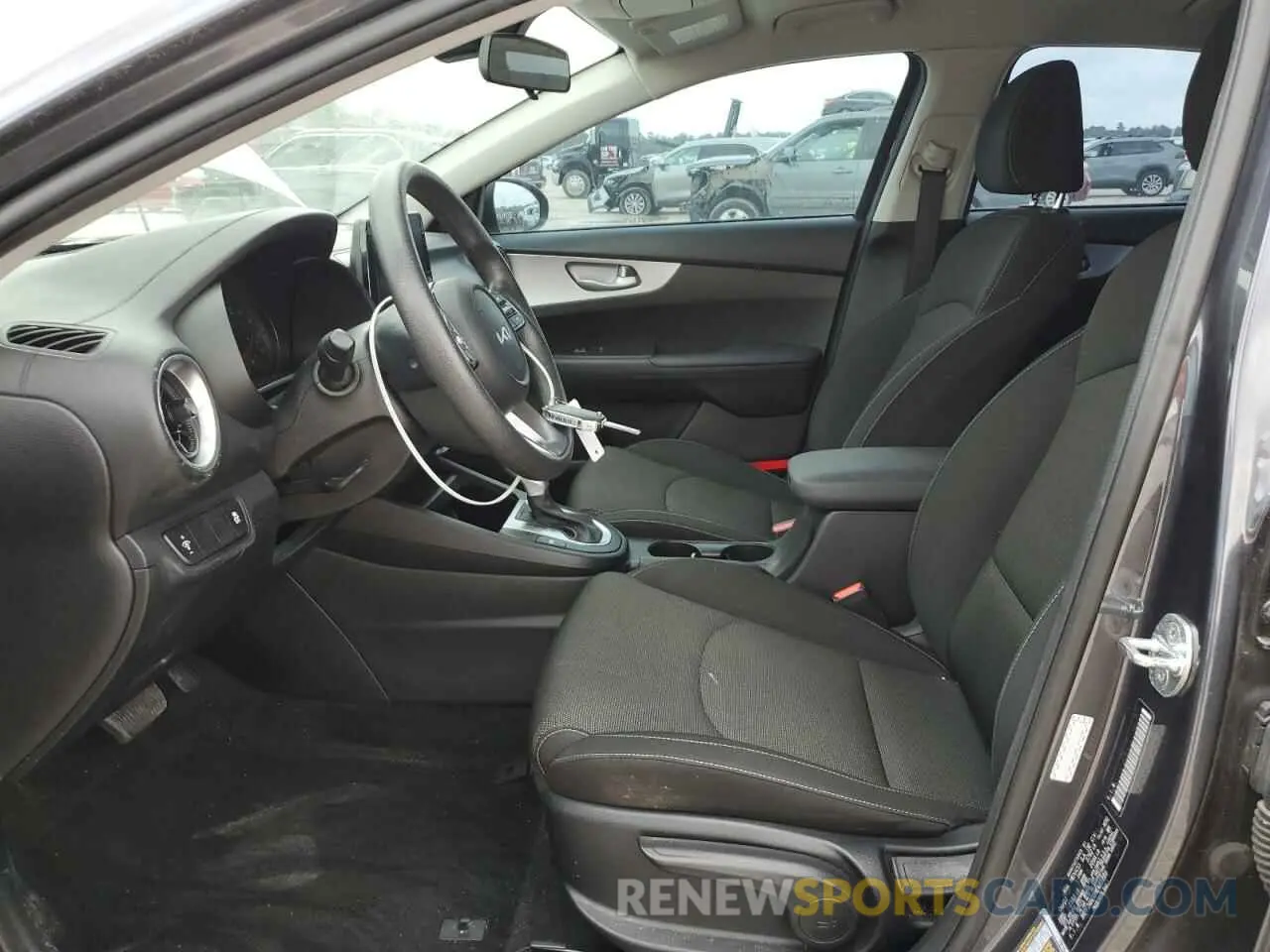 7 fotografías del automóvil dañado 3KPF24AD5NE485280 KIA FORTE 2022