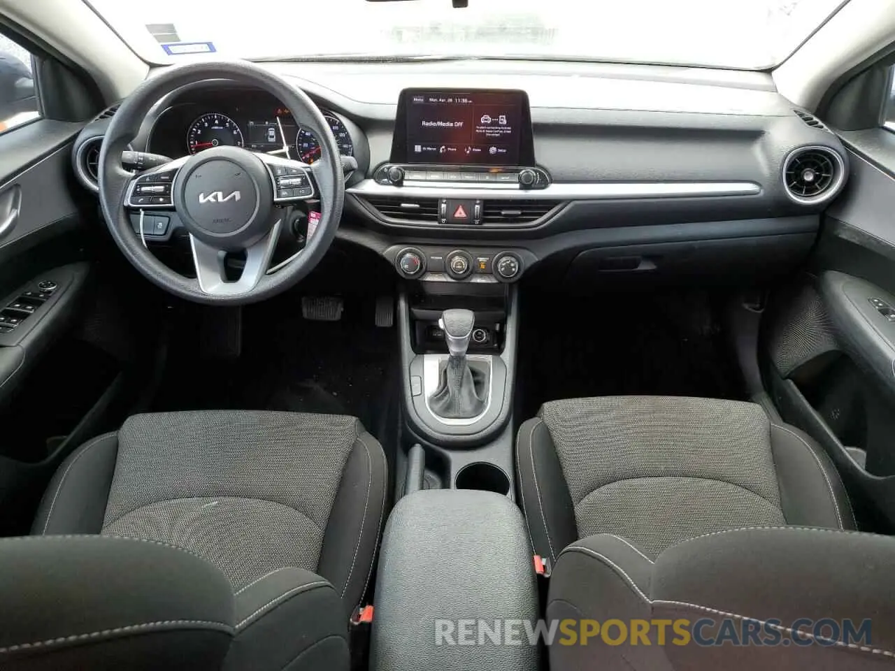 8 fotografías del automóvil dañado 3KPF24AD5NE485280 KIA FORTE 2022