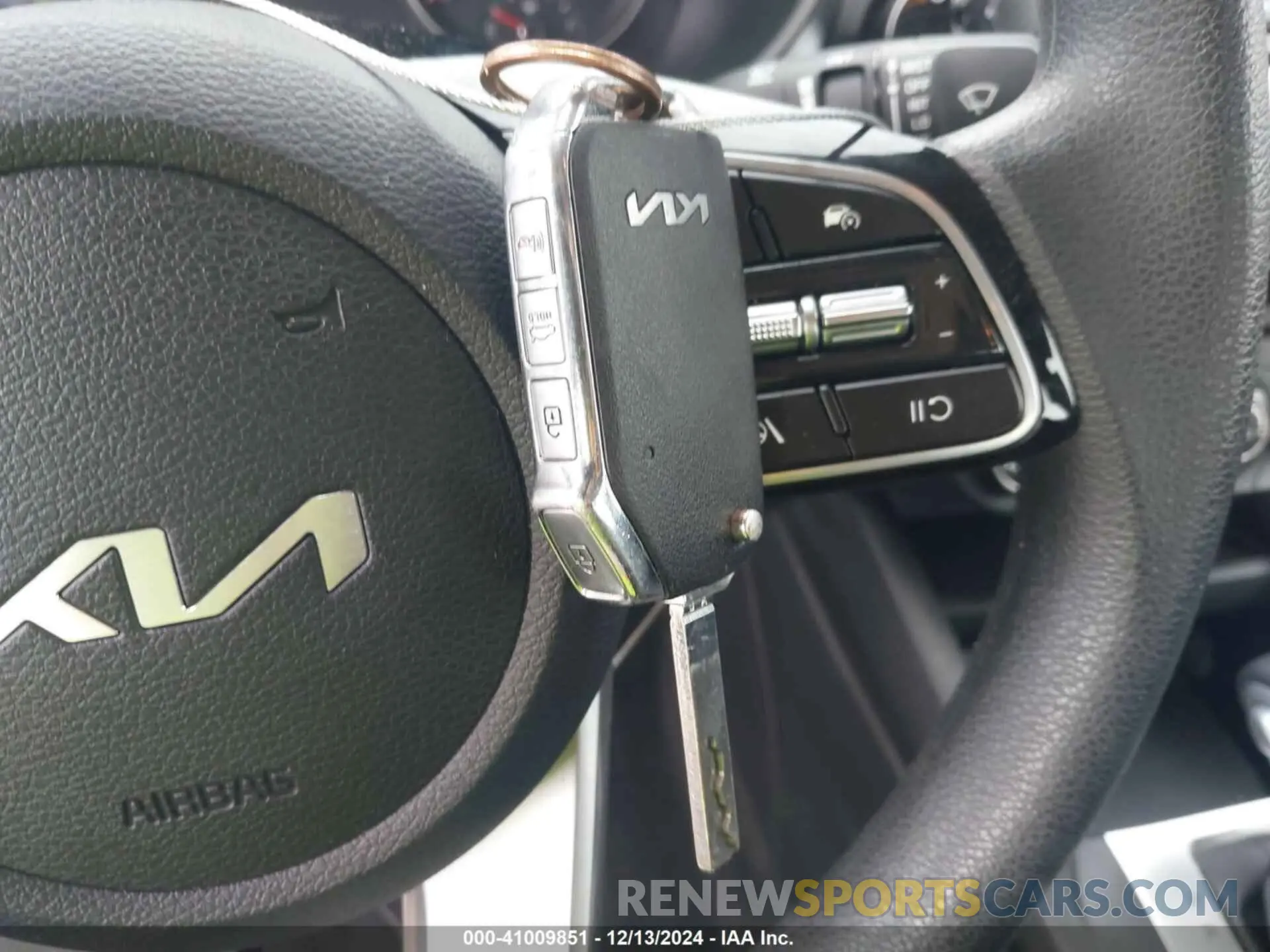 11 fotografías del automóvil dañado 3KPF24AD6NE425606 KIA FORTE 2022