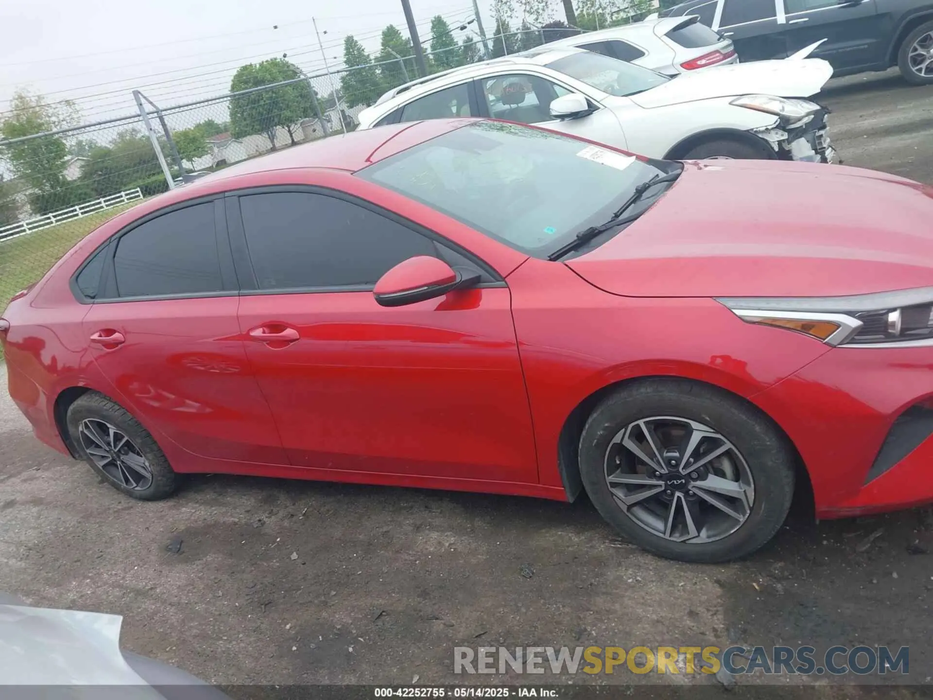 13 fotografías del automóvil dañado 3KPF24AD6NE428294 KIA FORTE 2022