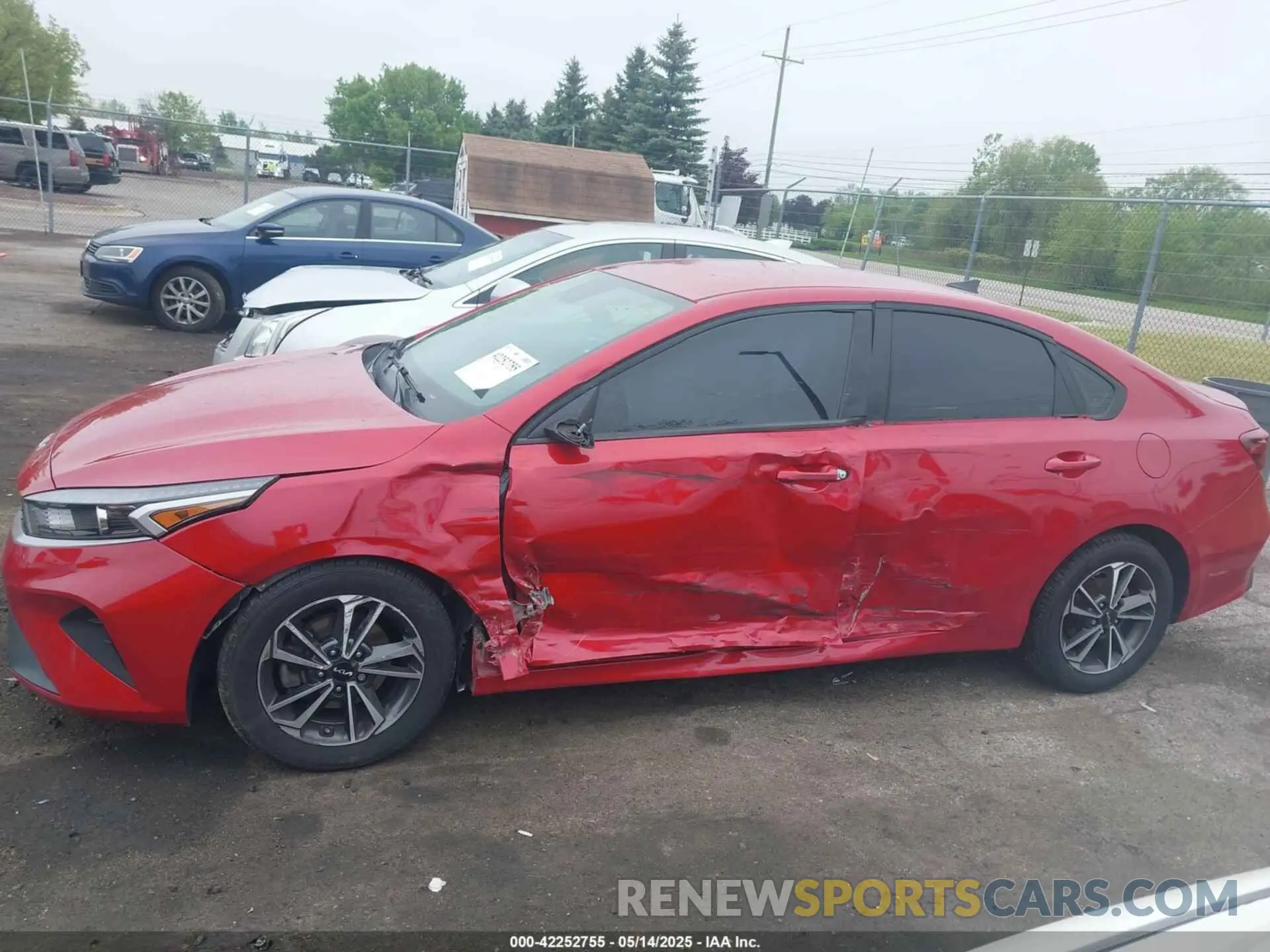 14 fotografías del automóvil dañado 3KPF24AD6NE428294 KIA FORTE 2022