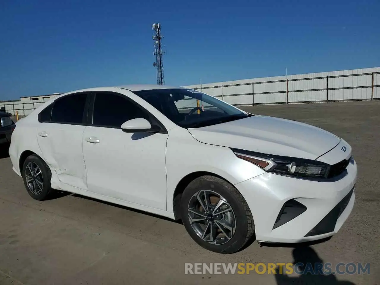 4 fotografías del automóvil dañado 3KPF24AD6NE433267 KIA FORTE 2022