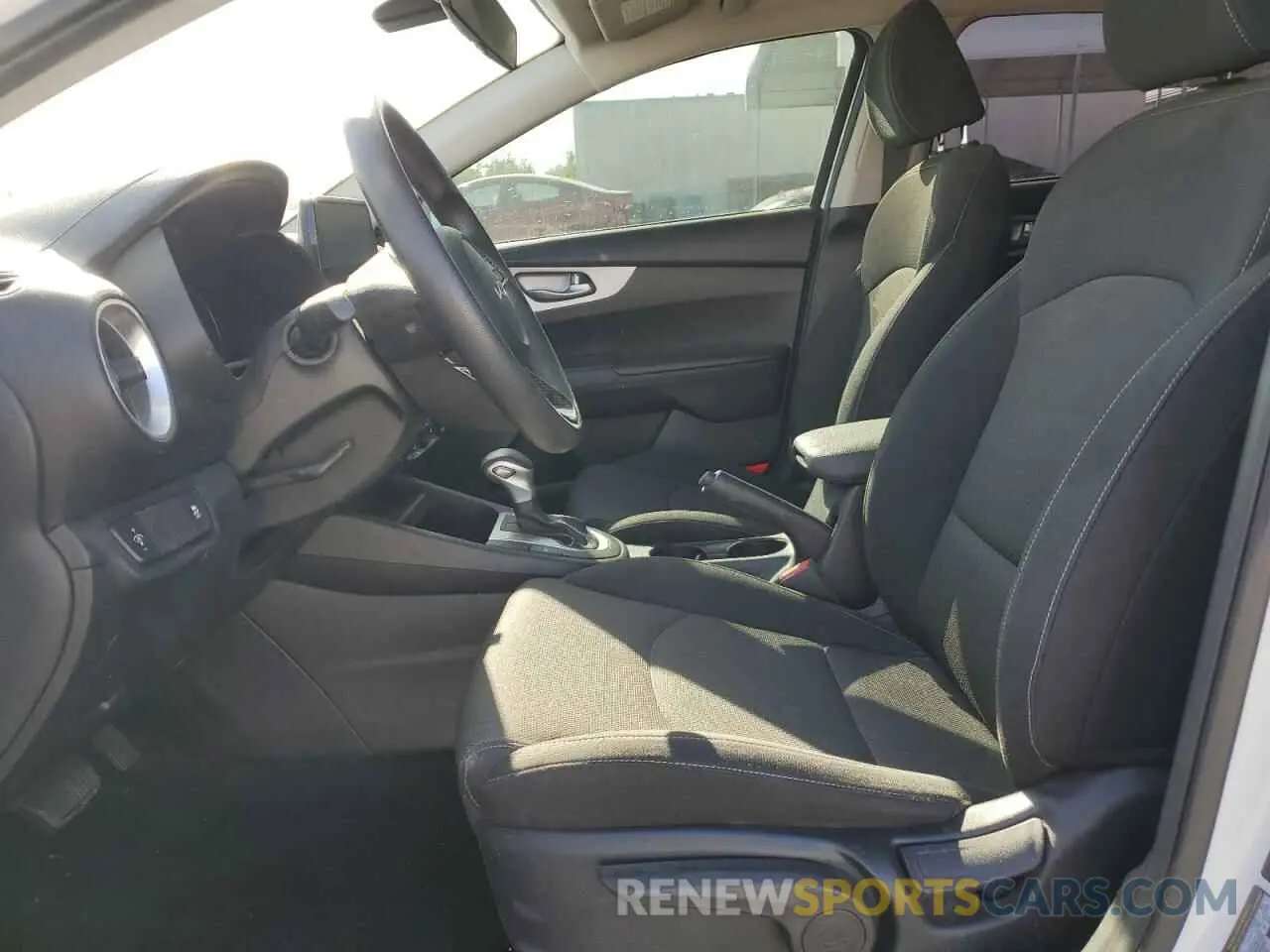 7 fotografías del automóvil dañado 3KPF24AD6NE433267 KIA FORTE 2022