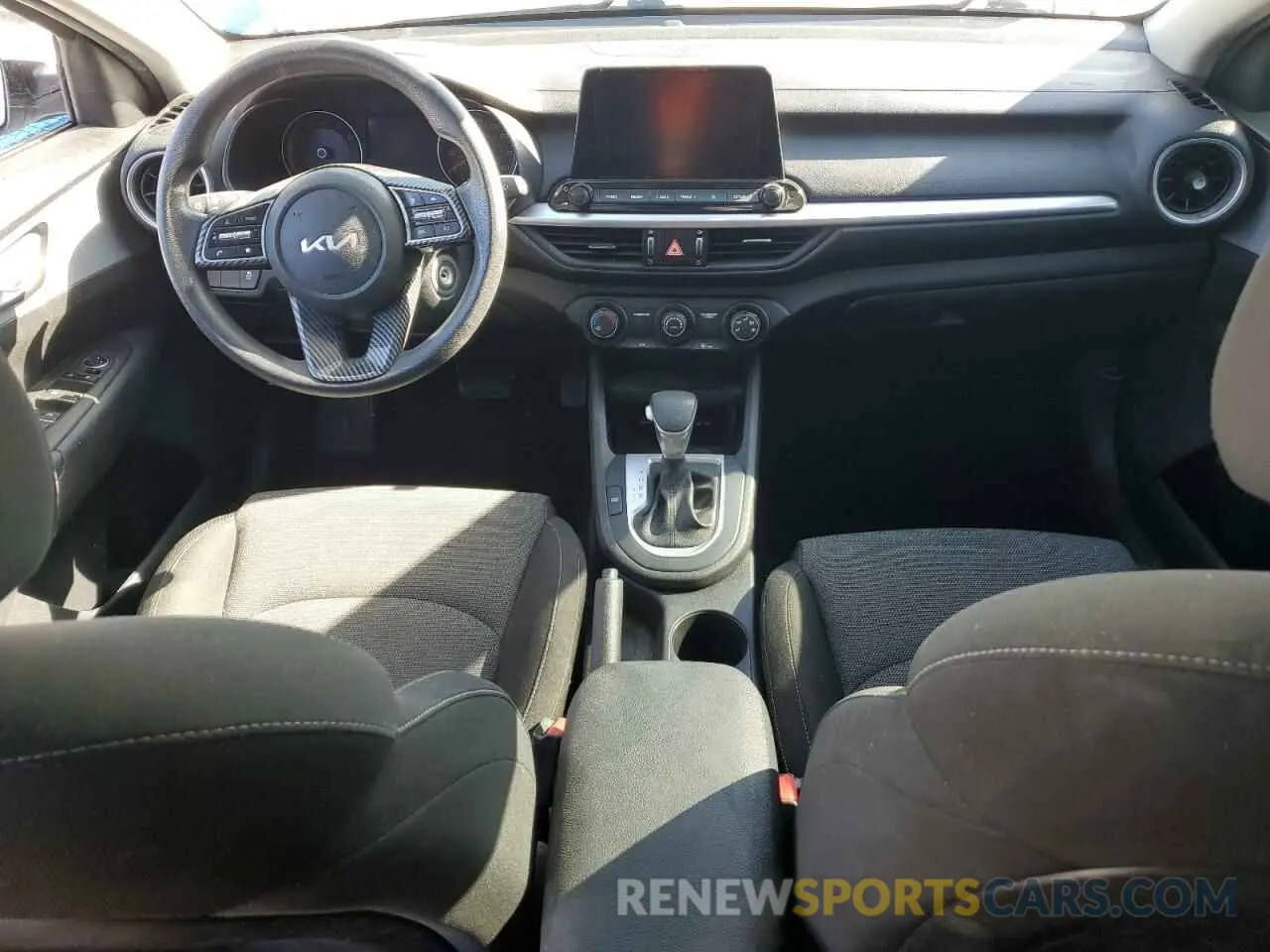 8 fotografías del automóvil dañado 3KPF24AD6NE433267 KIA FORTE 2022