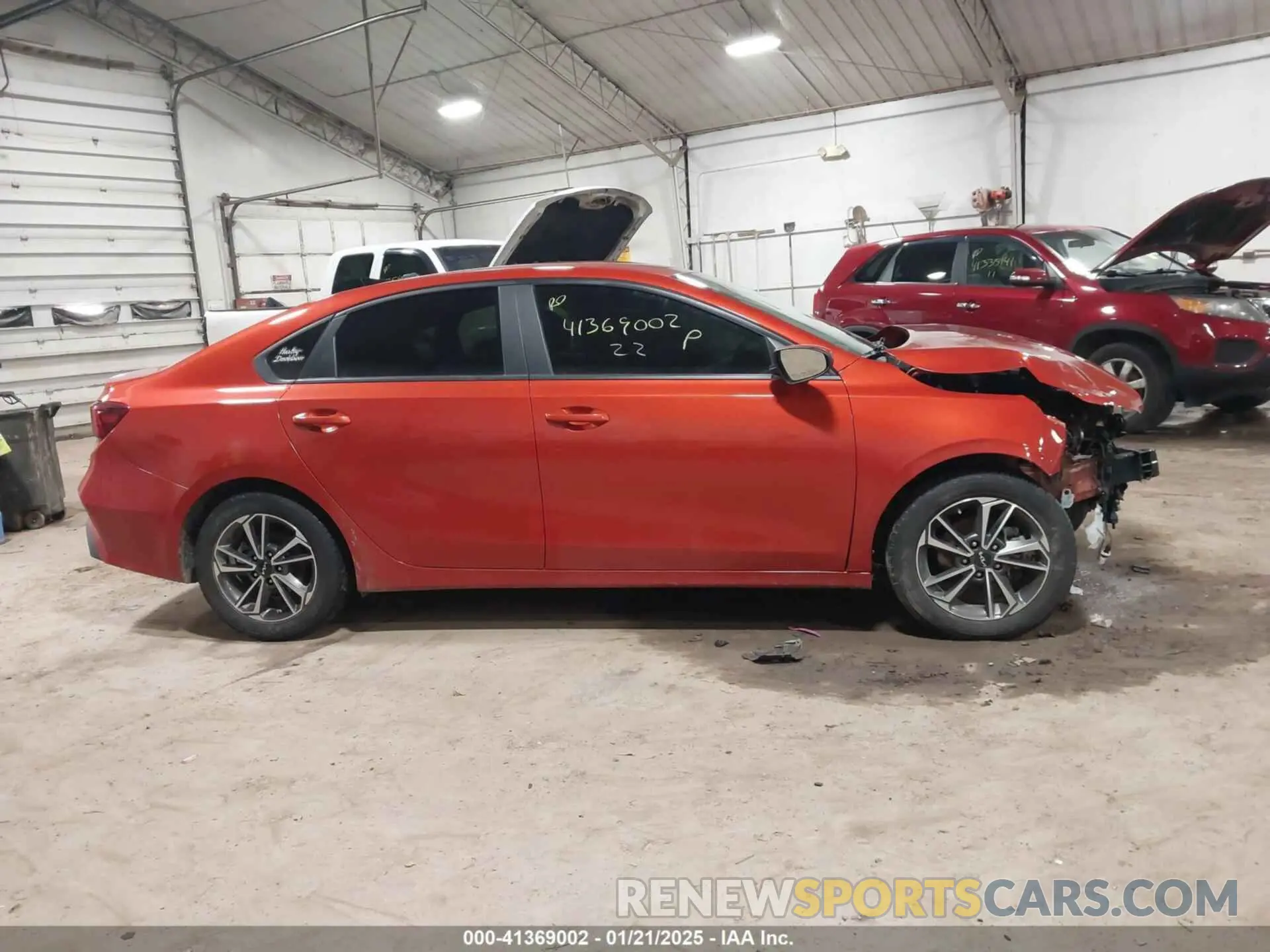 13 fotografías del automóvil dañado 3KPF24AD6NE434452 KIA FORTE 2022