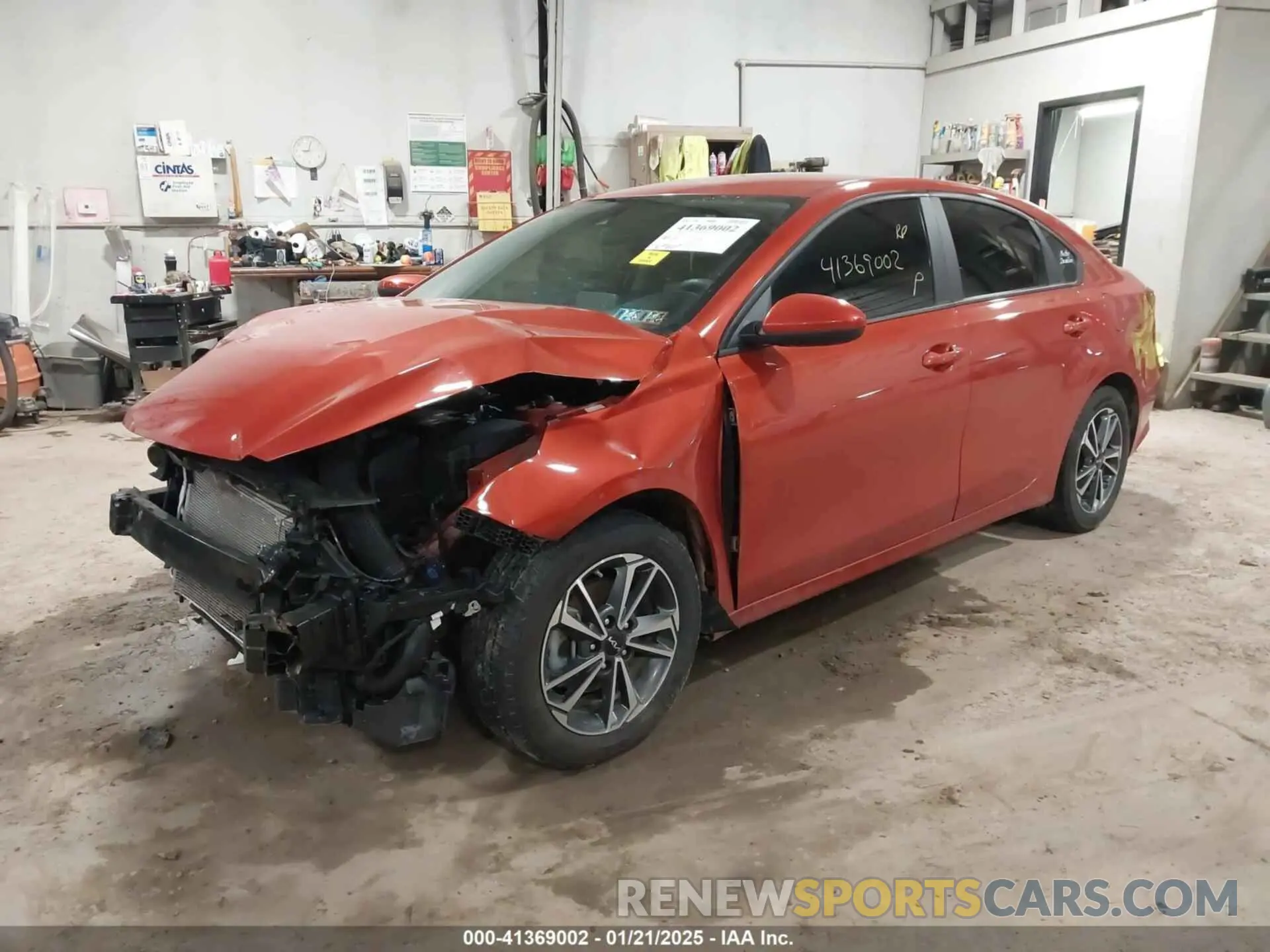 2 fotografías del automóvil dañado 3KPF24AD6NE434452 KIA FORTE 2022