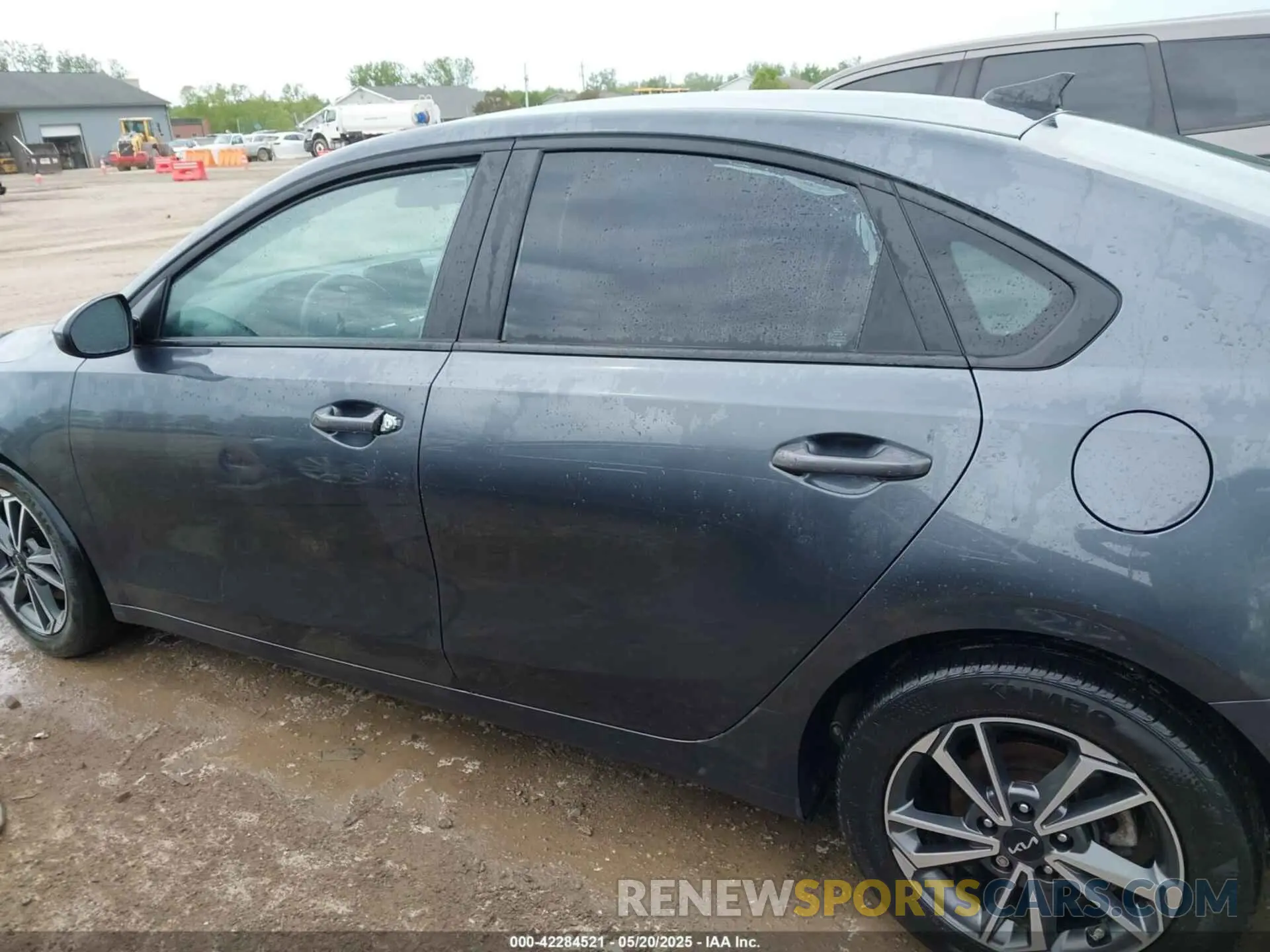 13 fotografías del automóvil dañado 3KPF24AD6NE465782 KIA FORTE 2022