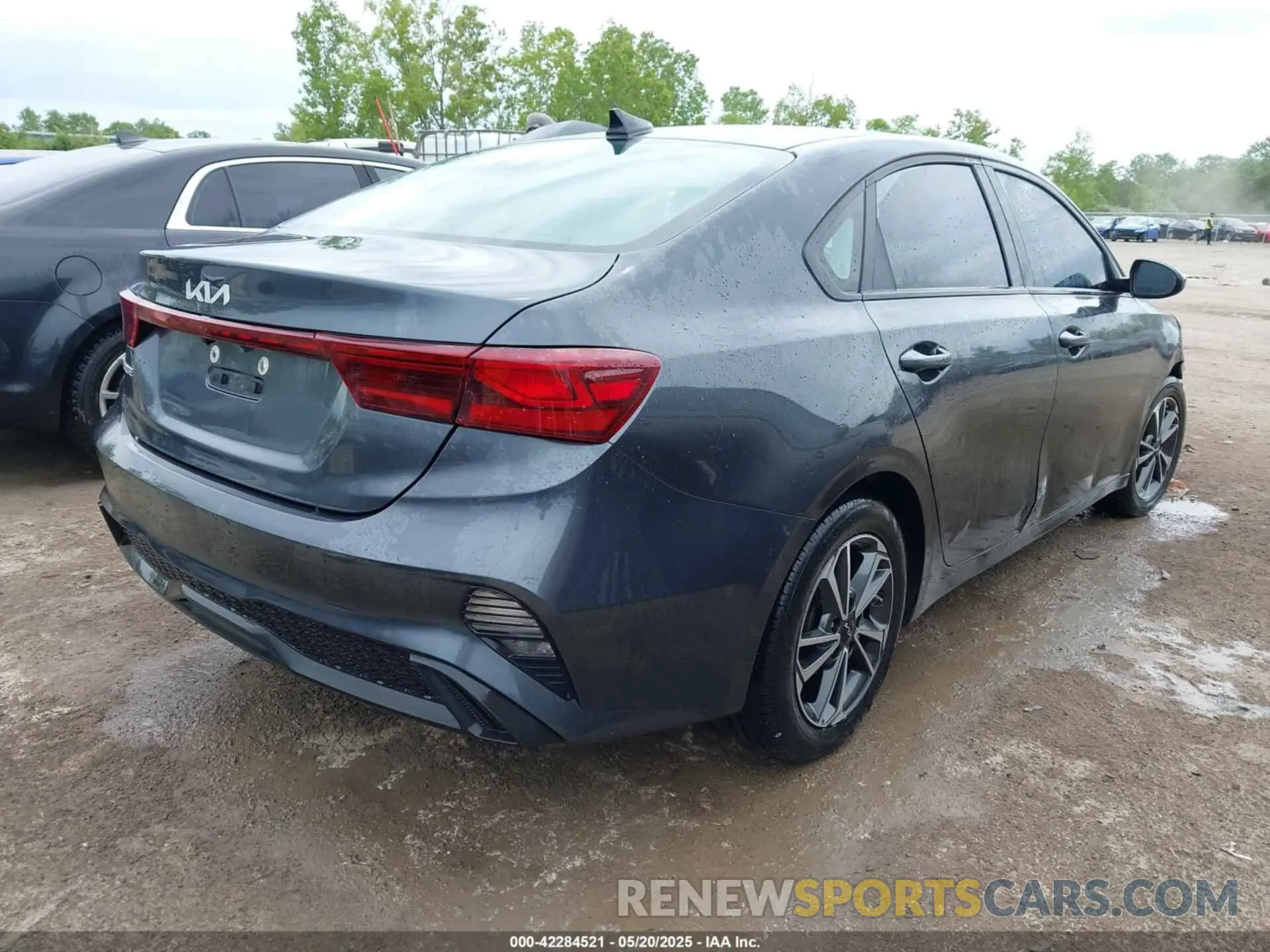 4 fotografías del automóvil dañado 3KPF24AD6NE465782 KIA FORTE 2022