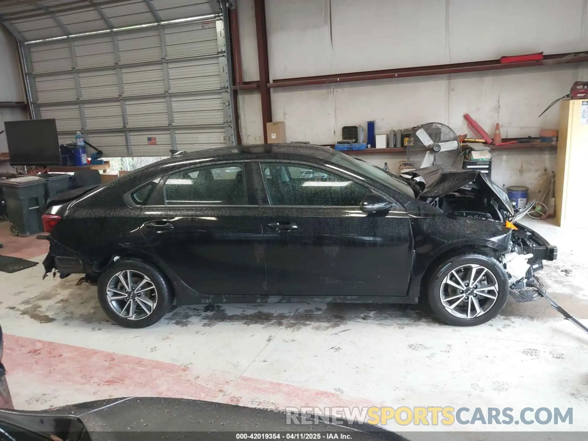 14 fotografías del automóvil dañado 3KPF24AD6NE467743 KIA FORTE 2022