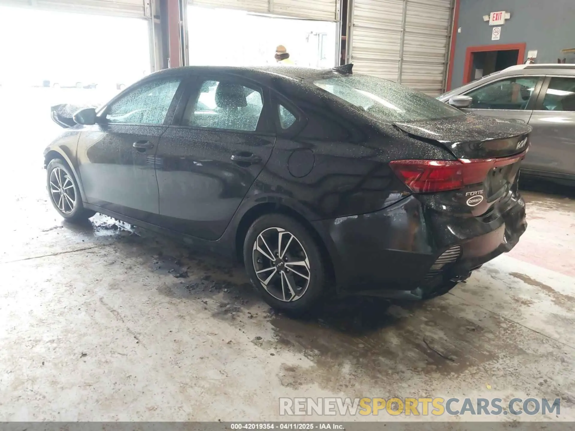 3 fotografías del automóvil dañado 3KPF24AD6NE467743 KIA FORTE 2022