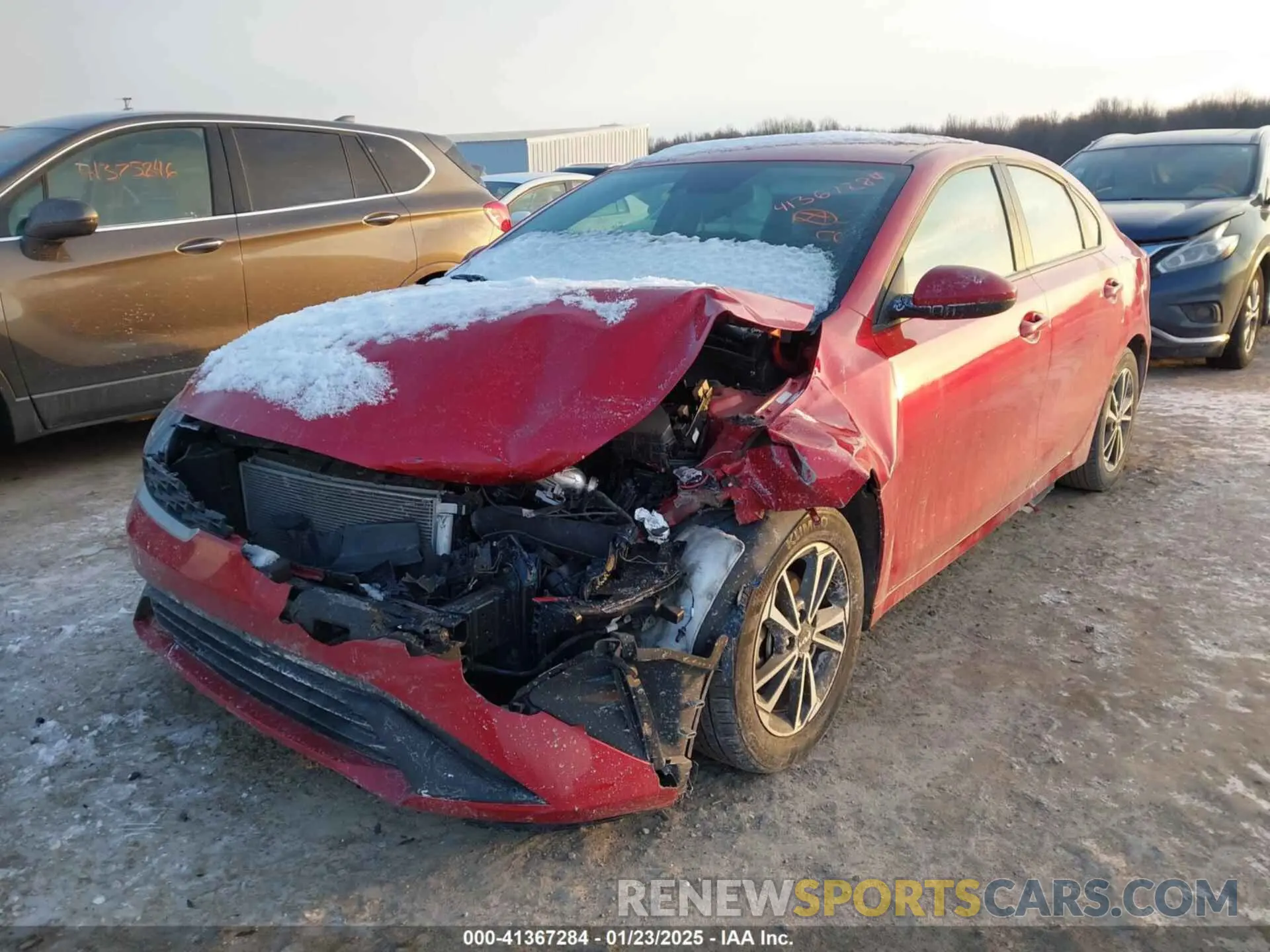 2 fotografías del automóvil dañado 3KPF24AD6NE478841 KIA FORTE 2022