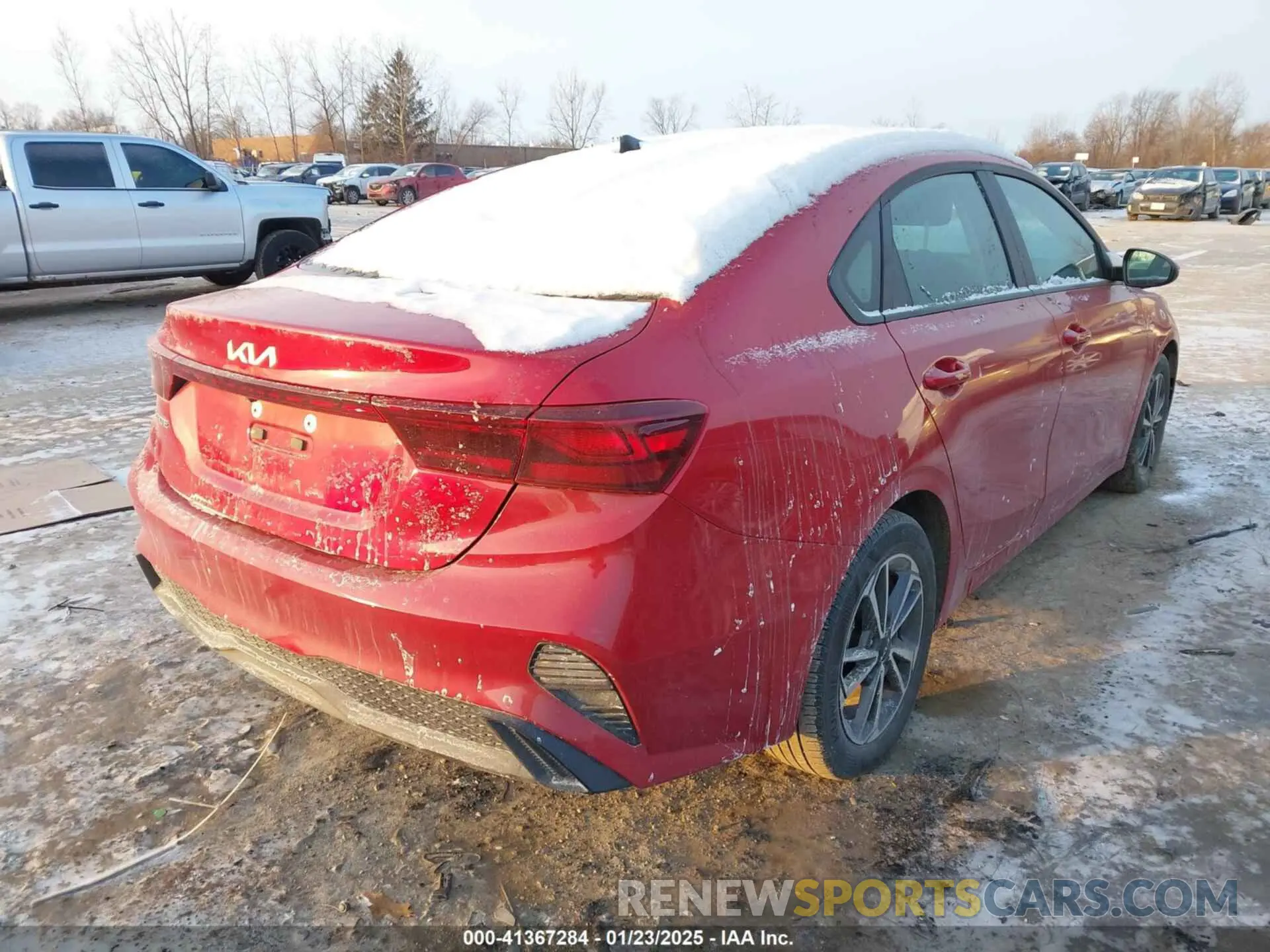 4 fotografías del automóvil dañado 3KPF24AD6NE478841 KIA FORTE 2022