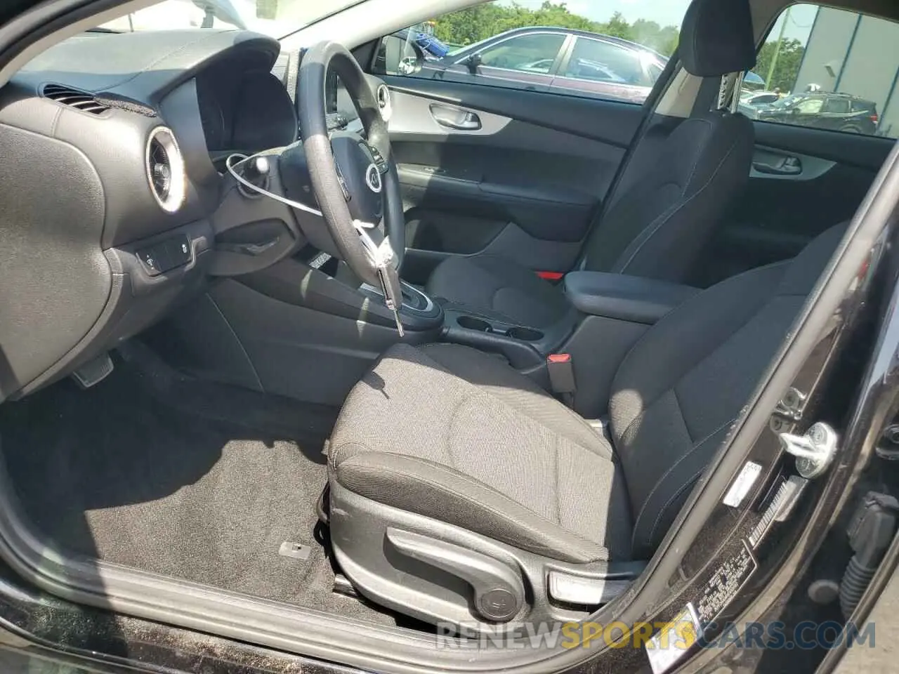 7 fotografías del automóvil dañado 3KPF24AD6NE492092 KIA FORTE 2022