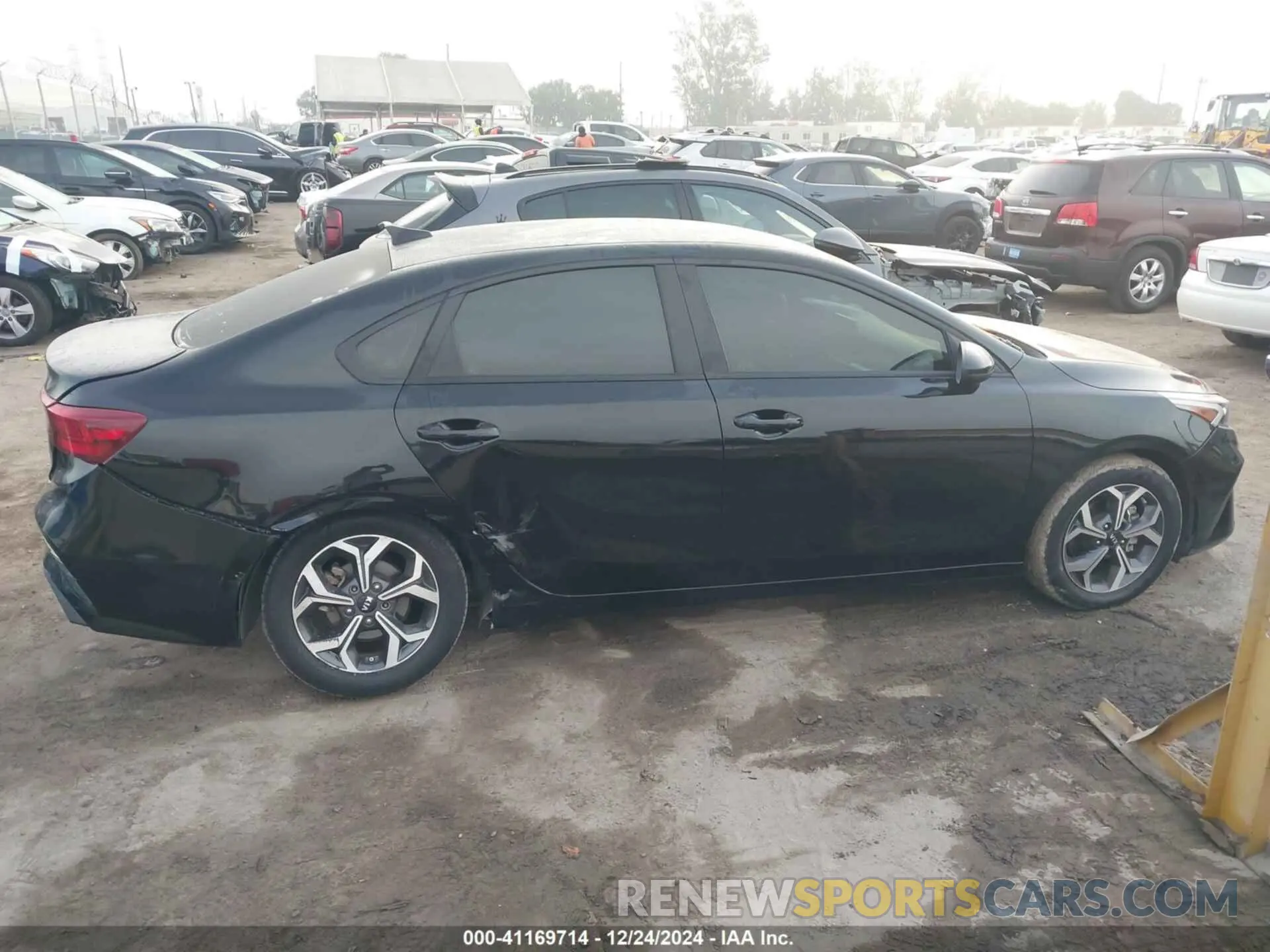 13 fotografías del automóvil dañado 3KPF24AD6NE503916 KIA FORTE 2022