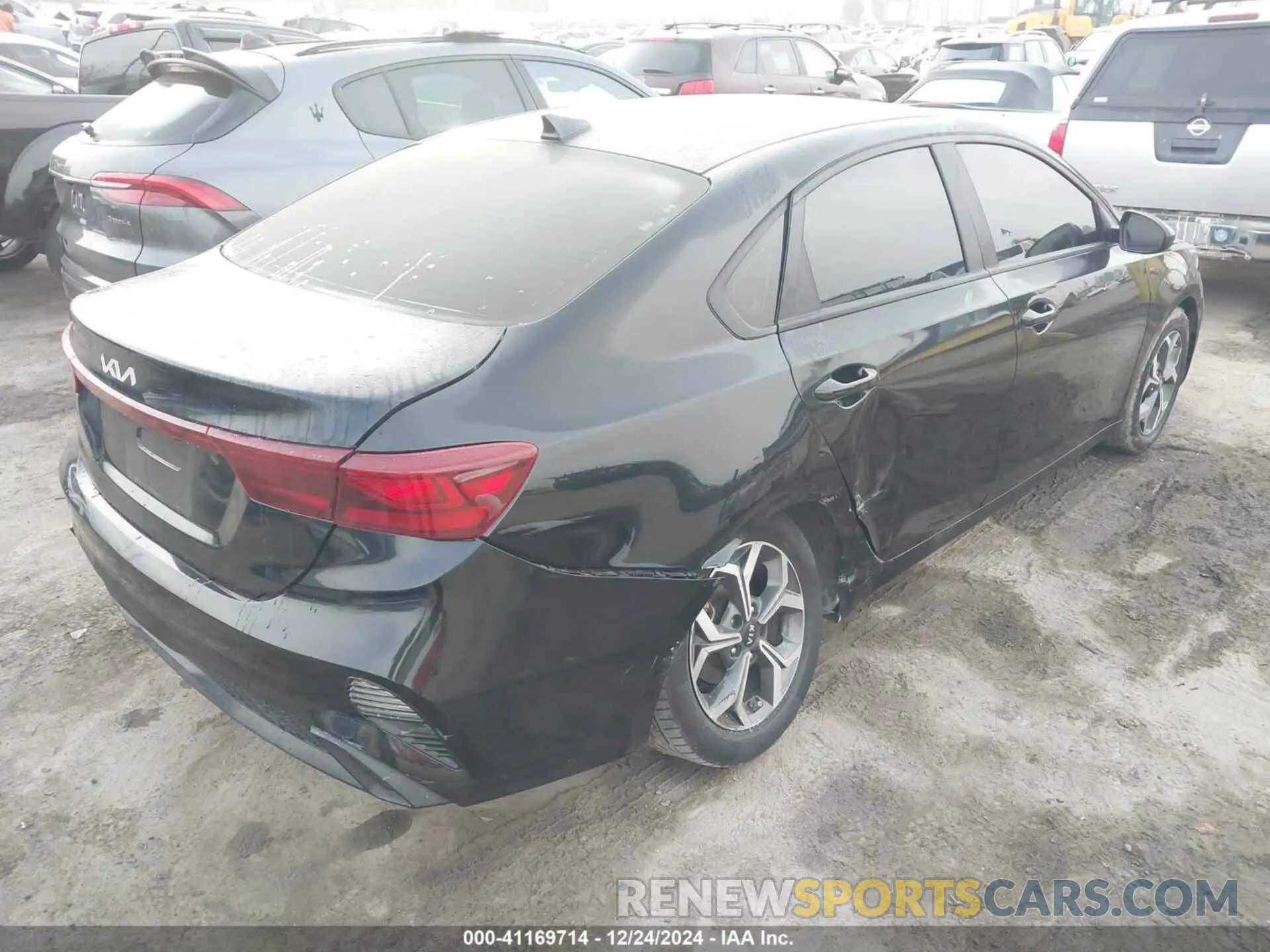 4 fotografías del automóvil dañado 3KPF24AD6NE503916 KIA FORTE 2022
