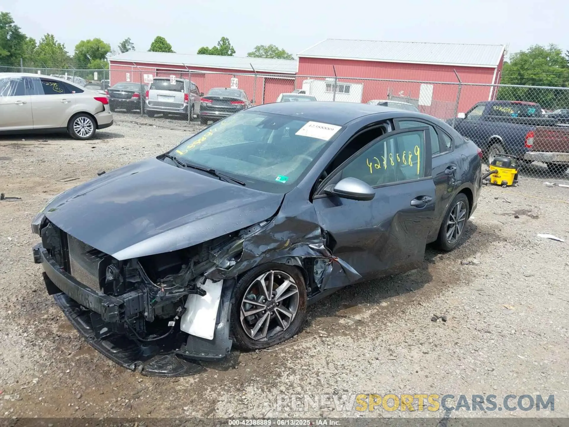 2 fotografías del automóvil dañado 3KPF24AD7NE480694 KIA FORTE 2022