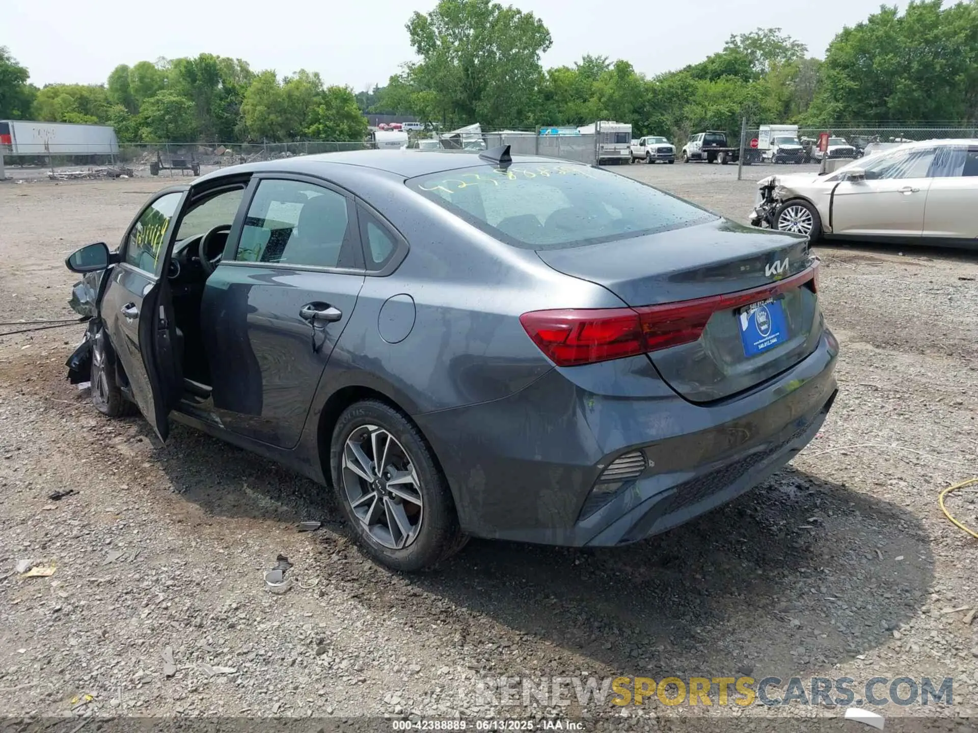 3 fotografías del automóvil dañado 3KPF24AD7NE480694 KIA FORTE 2022