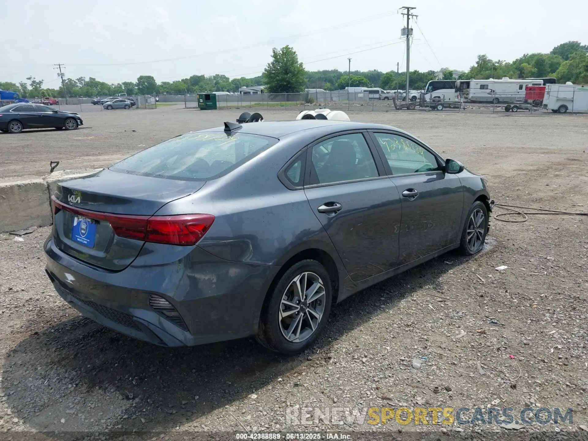 4 fotografías del automóvil dañado 3KPF24AD7NE480694 KIA FORTE 2022