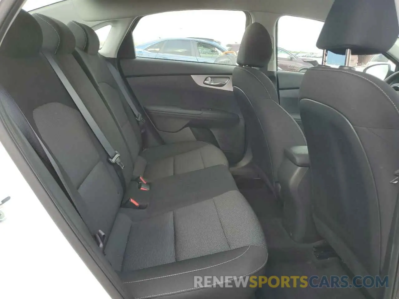 10 fotografías del automóvil dañado 3KPF24AD7NE503892 KIA FORTE 2022