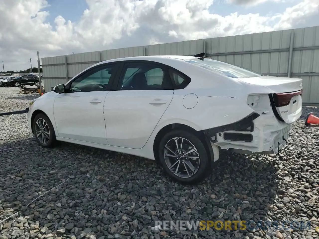 2 fotografías del automóvil dañado 3KPF24AD7NE503892 KIA FORTE 2022